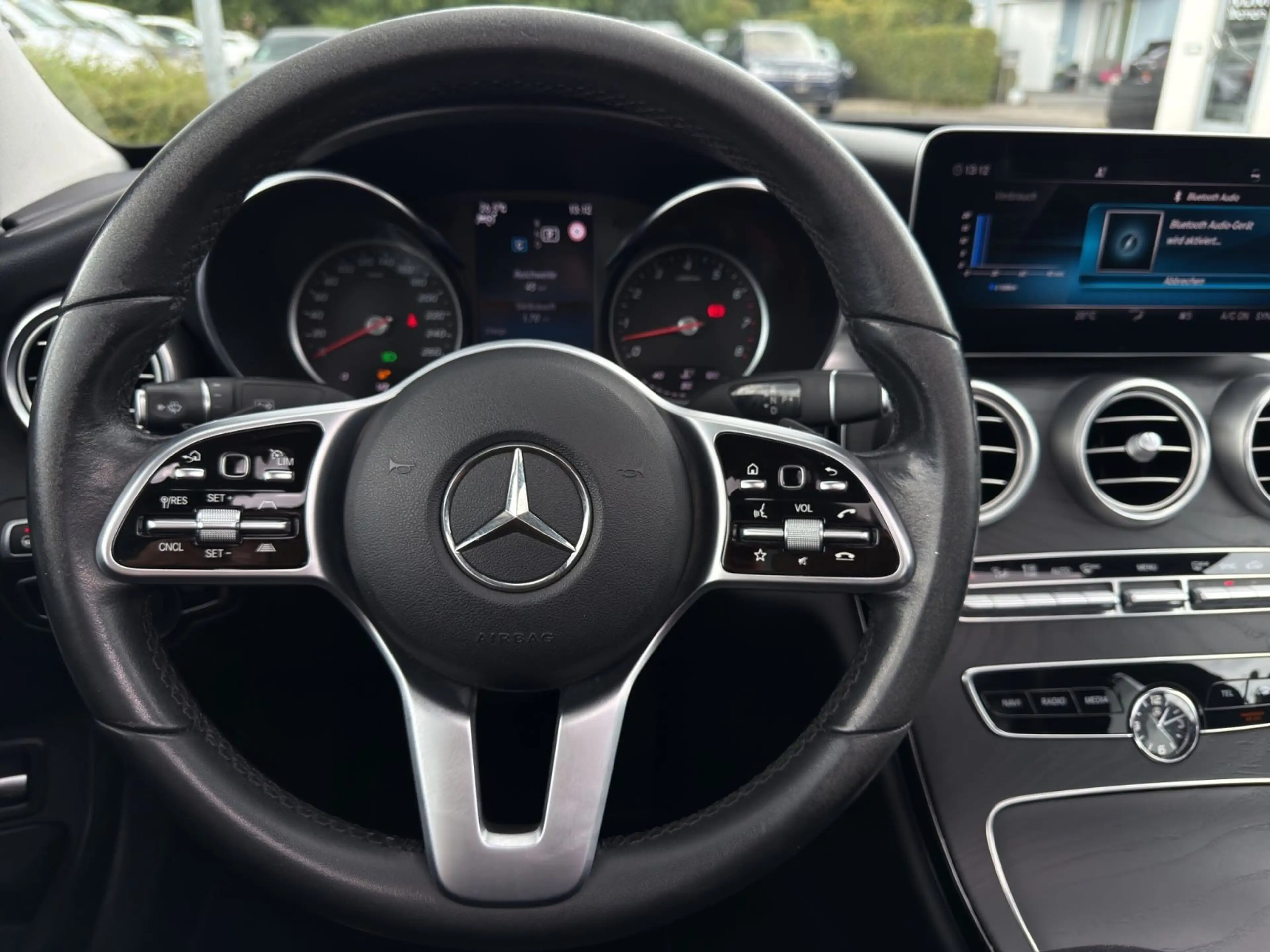 Mercedes-Benz C 400 4Matic Navi Kamera Scheckheft Garantie — photo 11
