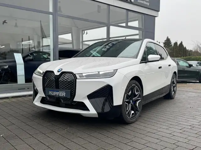 BMW iX xDrive50 Sportpaket 22-PANO°belüf.Masags°AHK