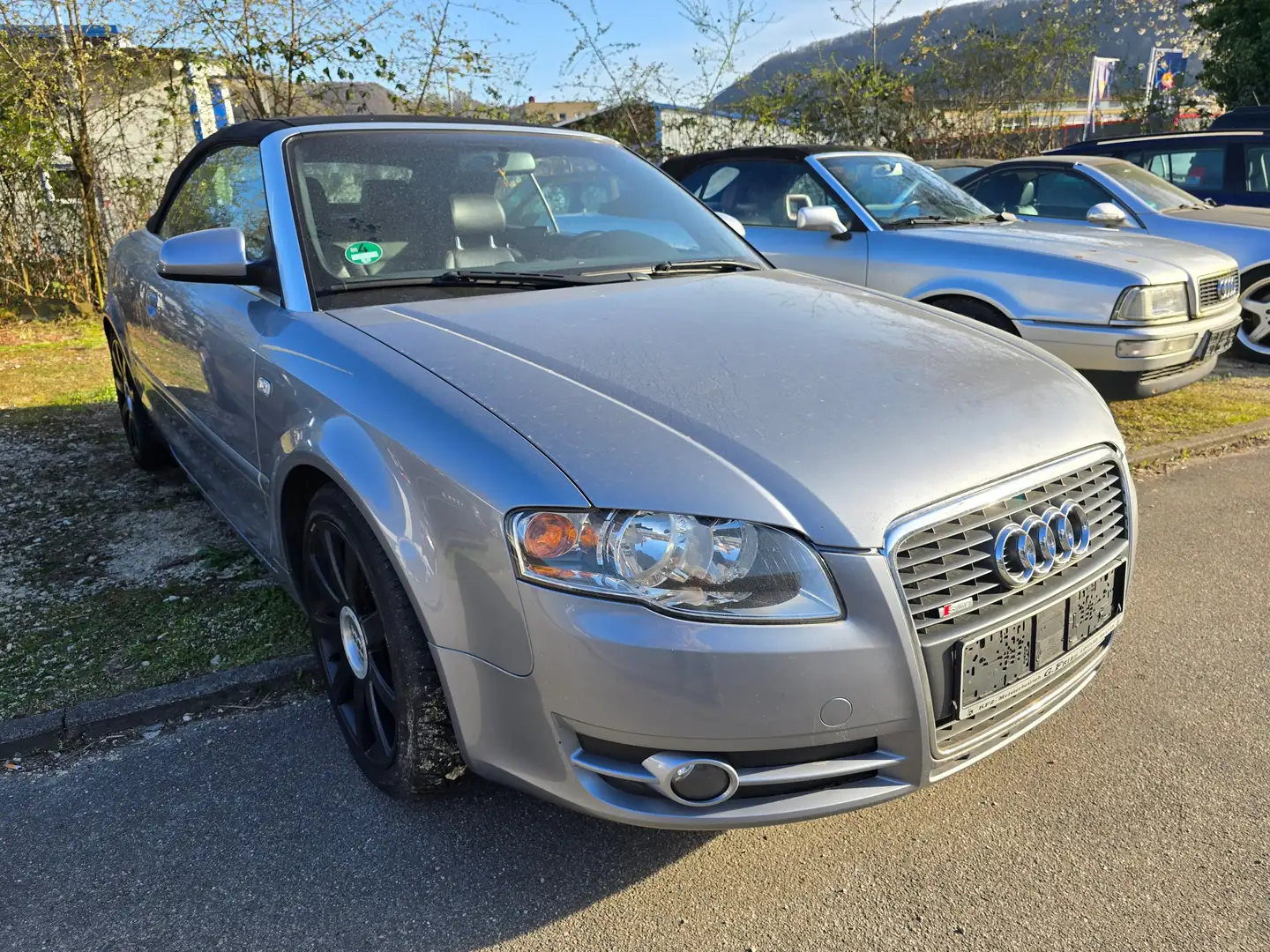 Audi A4 2.0 TDI Grau - 2