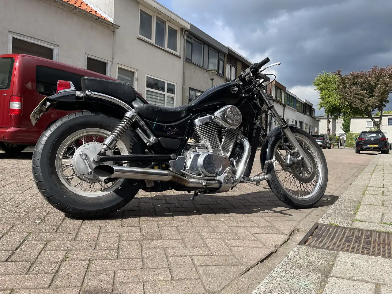 Suzuki VS 800