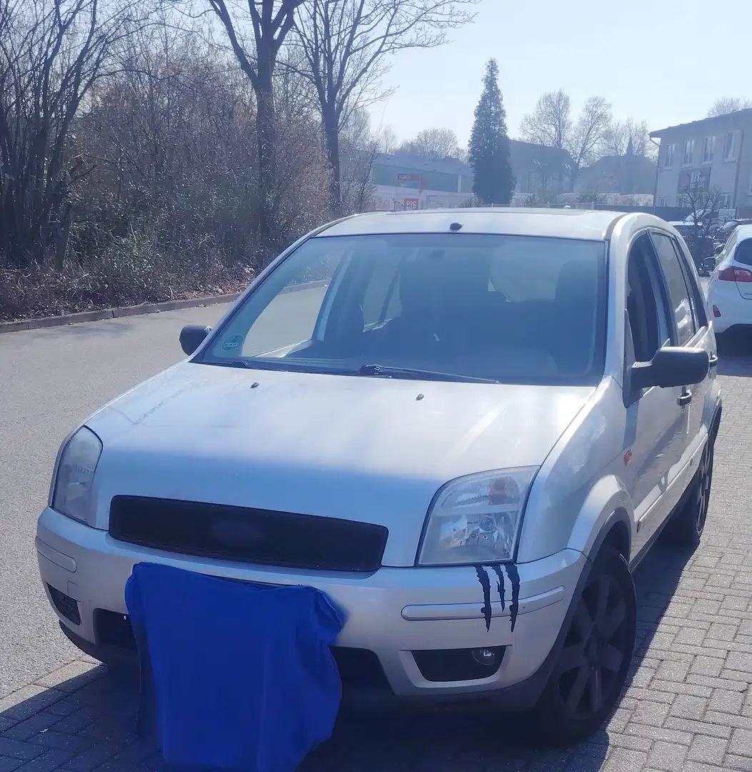 Ford Fusion 1.4 + - 1