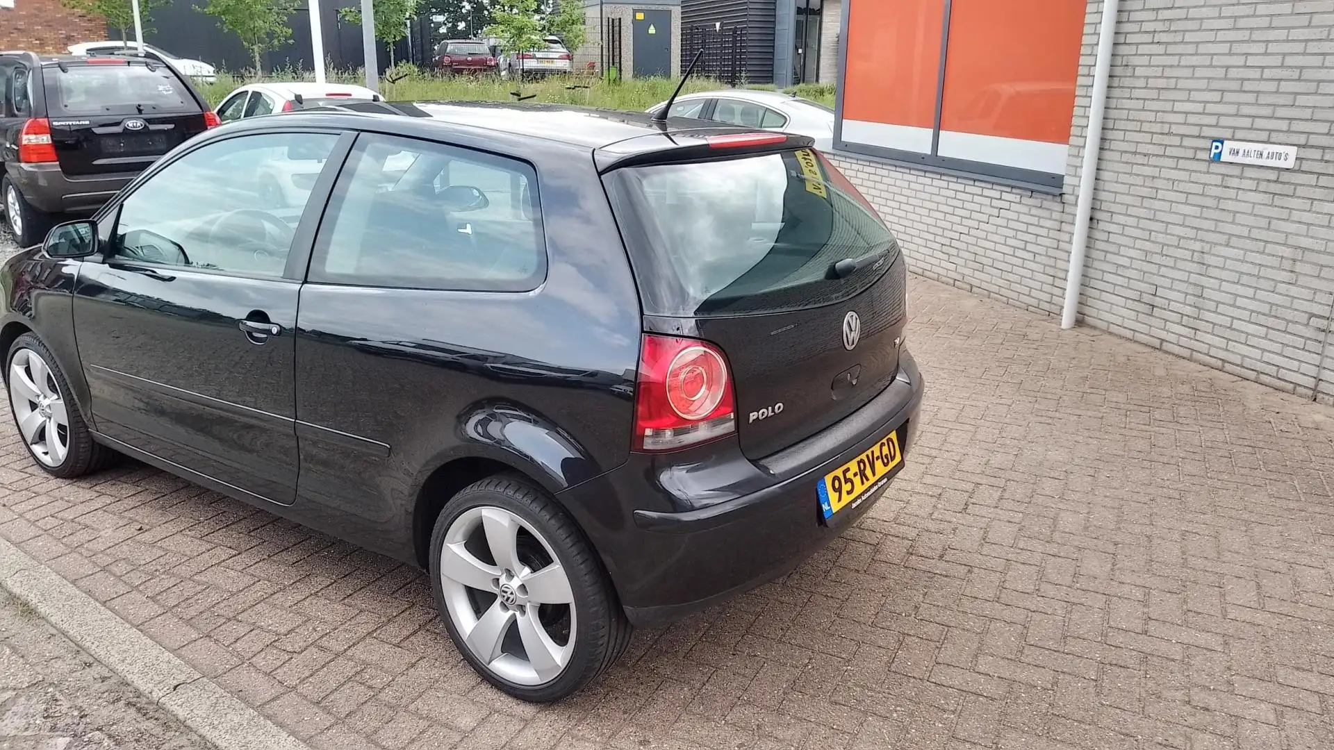Volkswagen Polo 1.4-16V Turijn PRIJS IS INCL NIEUWE APK, SERVICE B Zwart - 2