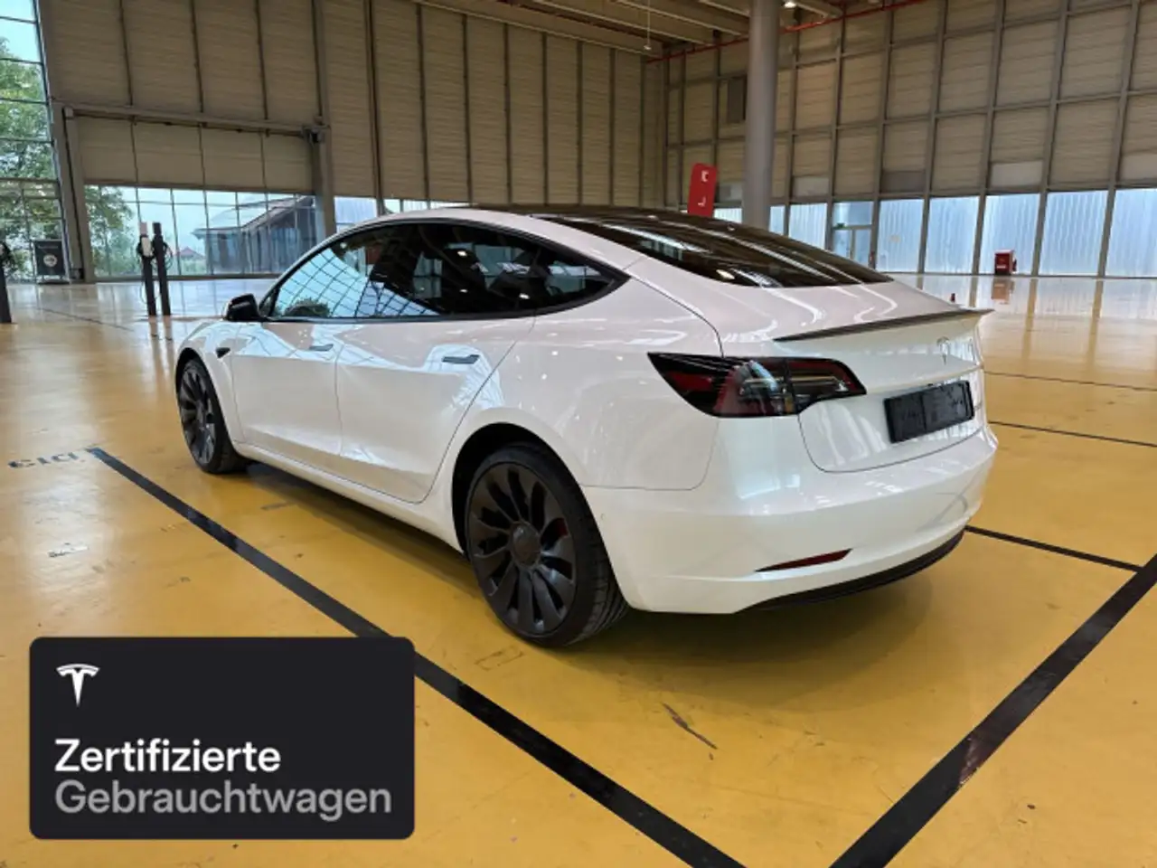 2021 Tesla Model 3 Performance, photograph 5