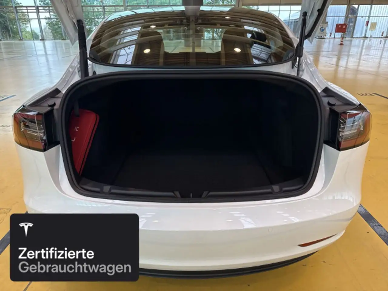 2021 Tesla Model 3 Performance, photograph 9