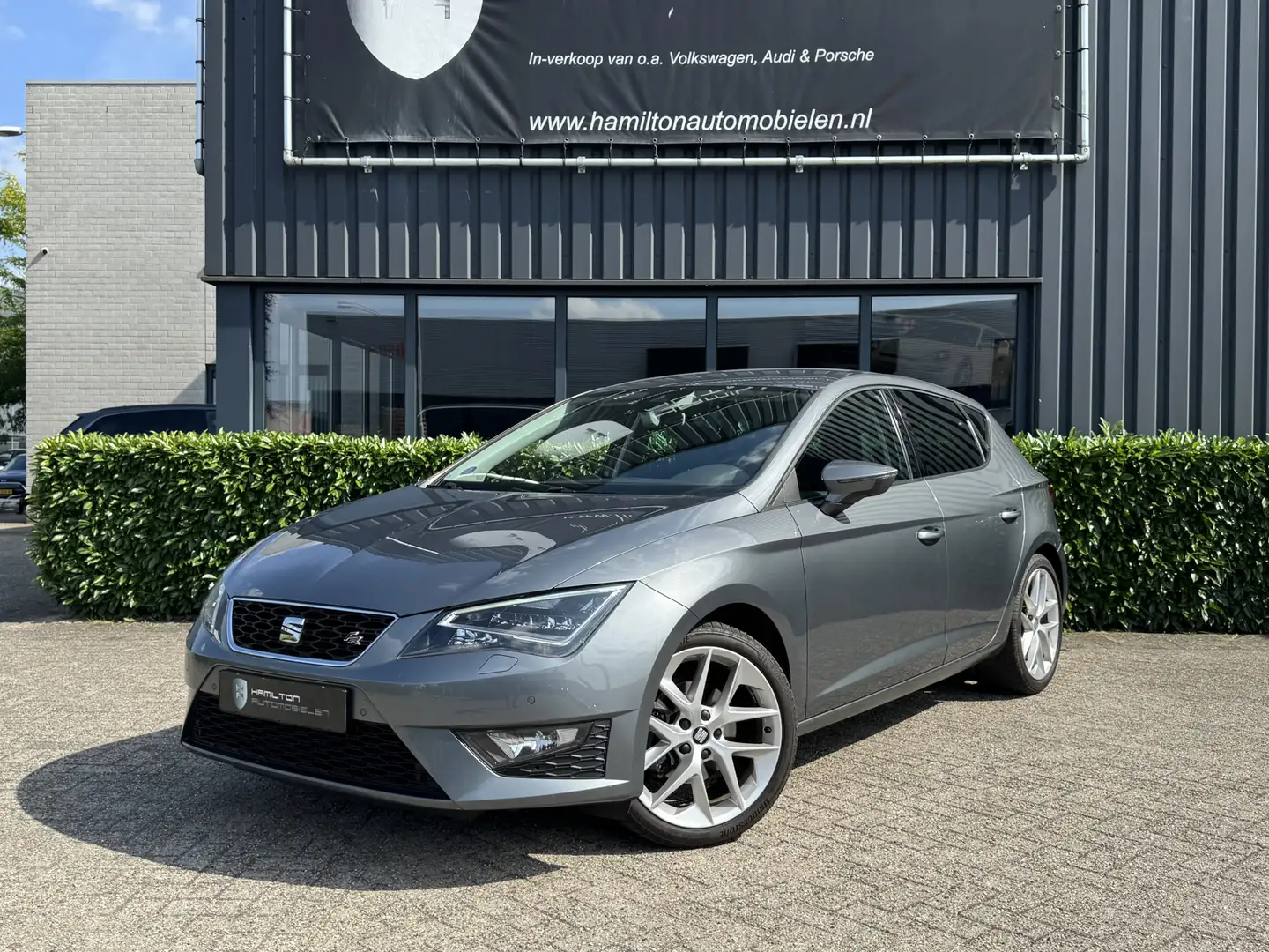SEAT Leon FR 1.4 EcoTSI 150pk Connect Leder/alcantara Navi 1 Grijs - 1