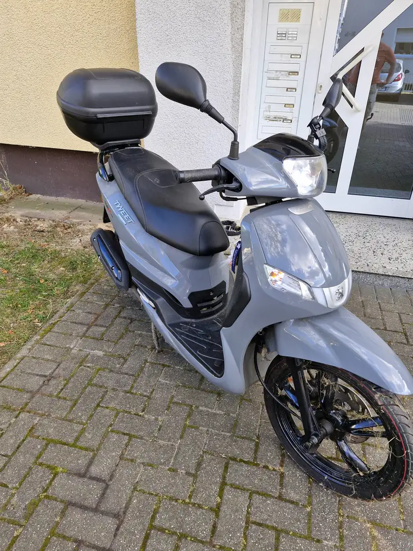 Peugeot Tweet 50 ccm Šedá - 1