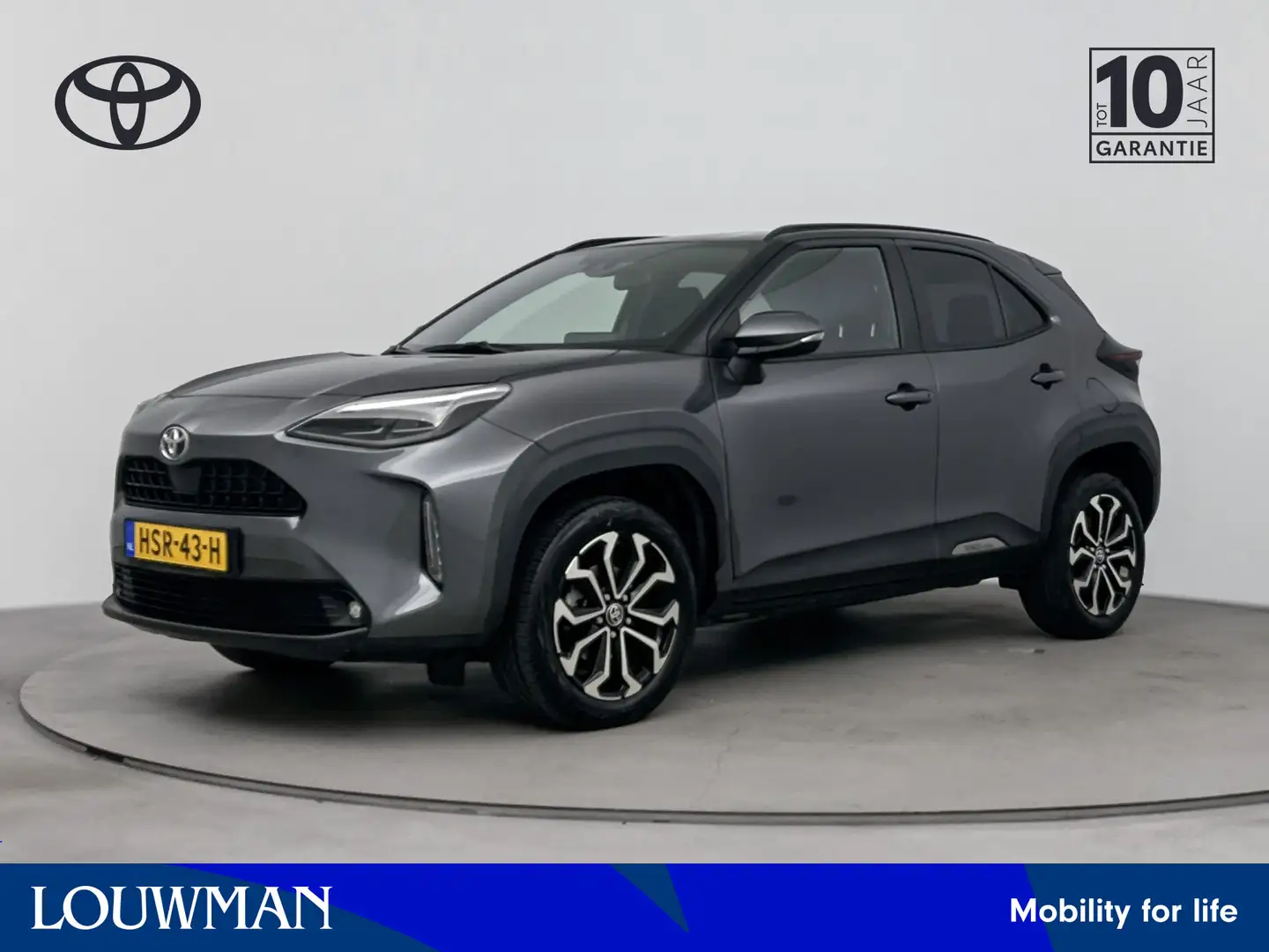 Toyota Yaris Cross 1.5 Hybrid Dynamic Grijs - 1