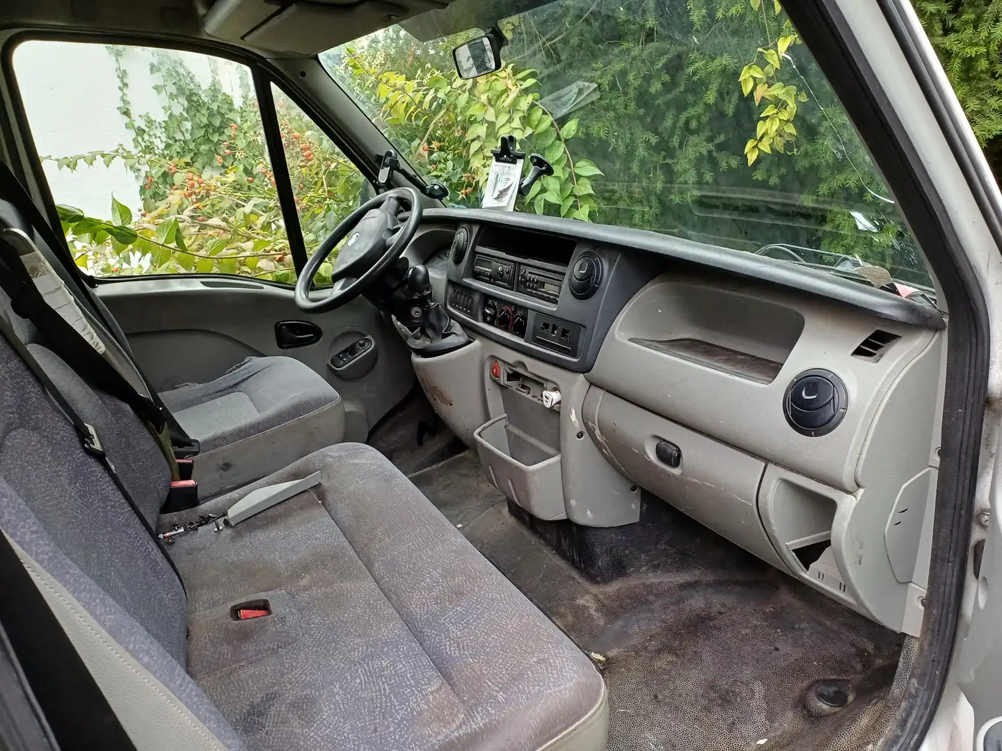 Nissan Interstar Interstar dCi 150 L2H2 bis Tüv 03/2027 Weiß - 2