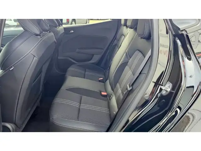 Renault Clio view 20