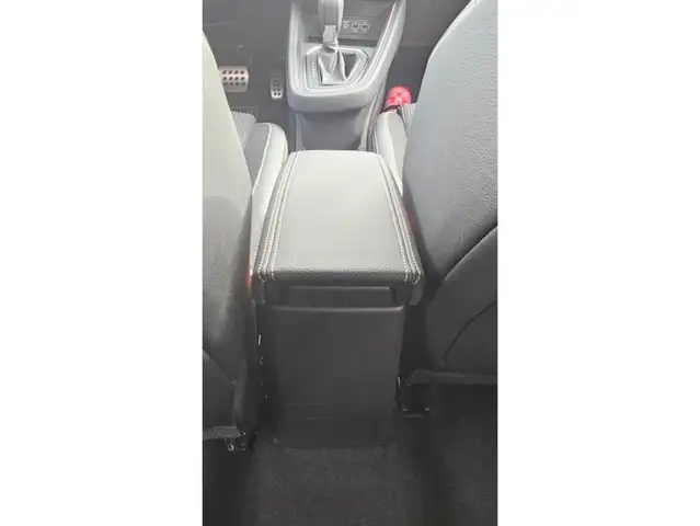 Renault Clio view 23