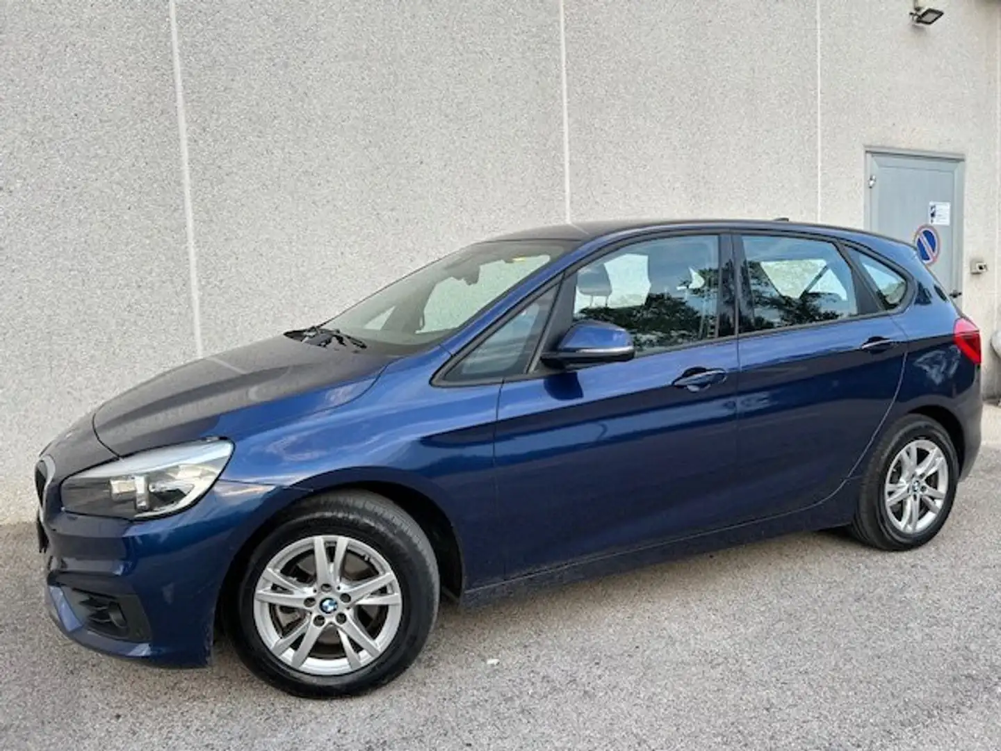 BMW 218 218i Active Tourer Advantage auto Blauw - 1