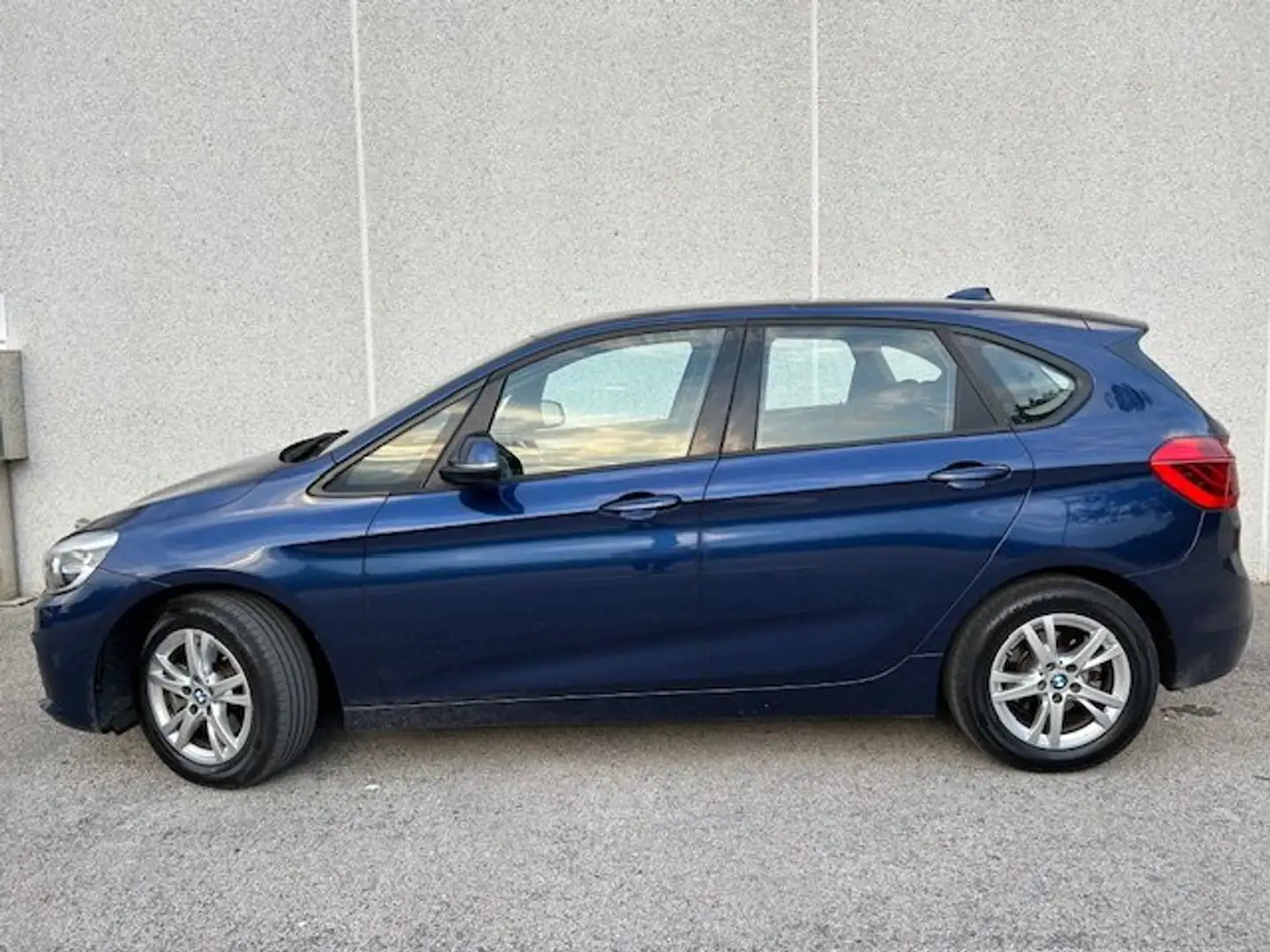 BMW 218 218i Active Tourer Advantage auto Blauw - 2