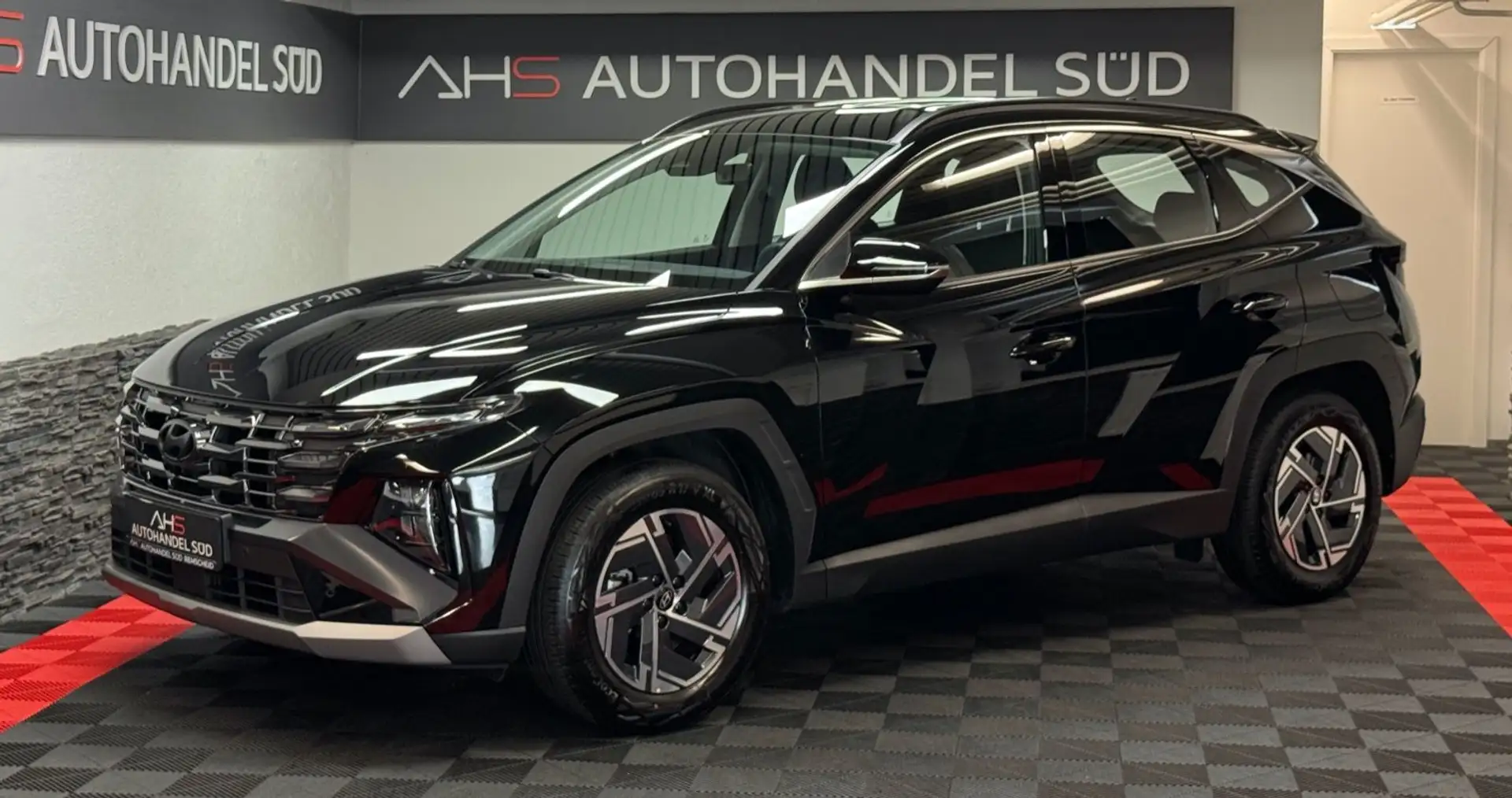 Hyundai TUCSON Select 2WD Design Paket*LED*KAMERA*6 TKM* Schwarz - 1