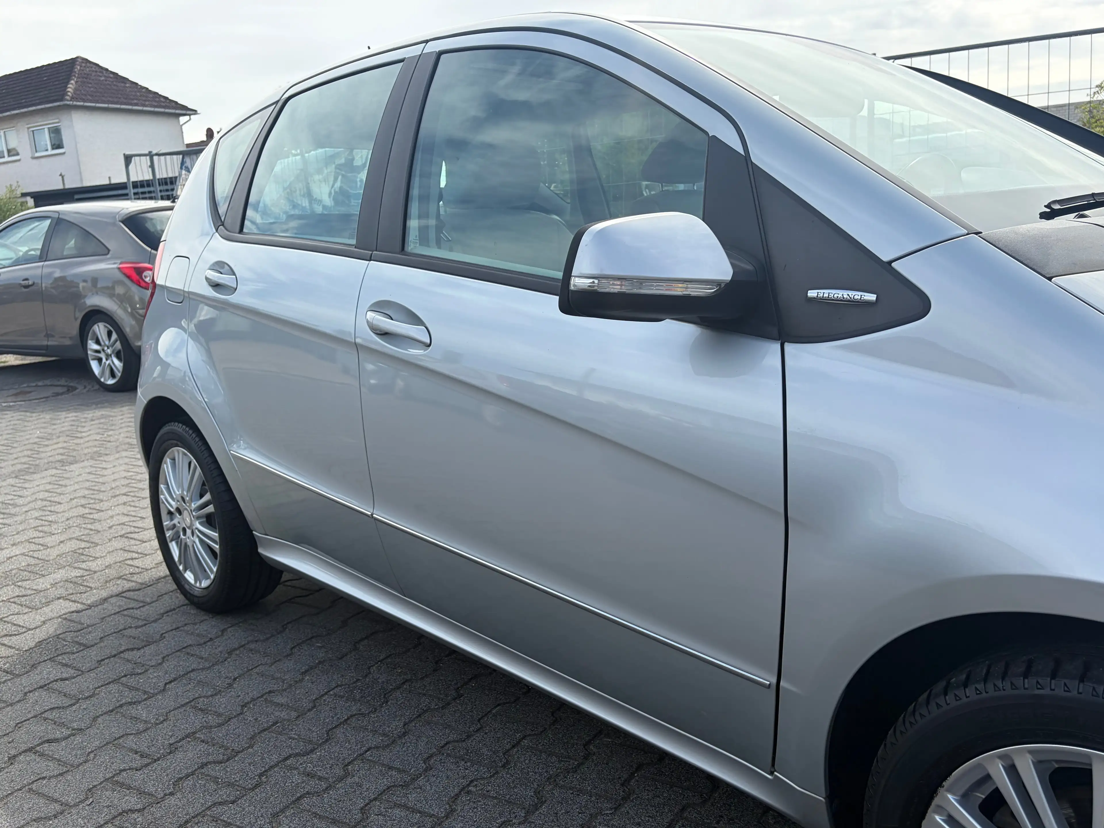 Mercedes-Benz A 180 A 180 CDI 5-türig*Automatik*SHZ*Temp.*Schiebe-Dach*Pano*BT*Navi* — photo 13