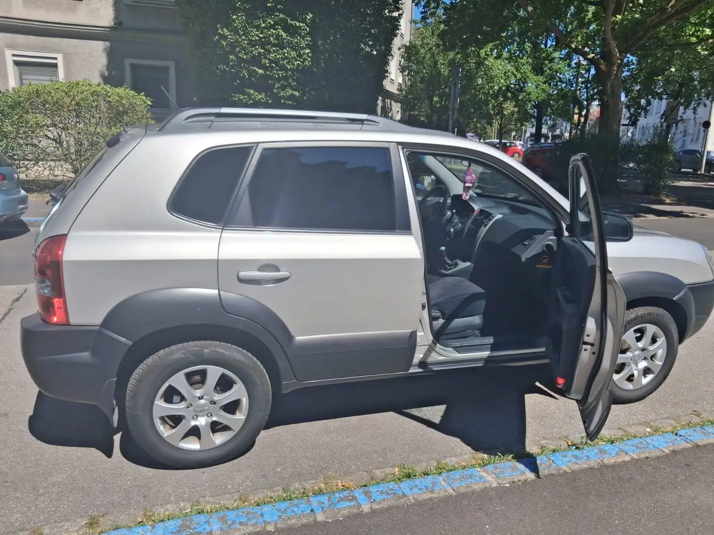 Hyundai TUCSON Tucson 2,0 CVVT 2WD Grau - 1