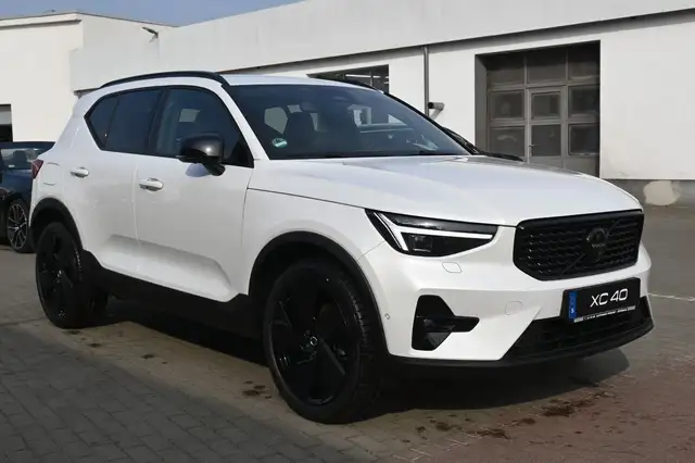 Volvo XC40 view 7