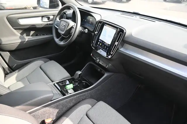 Volvo XC40 view 13