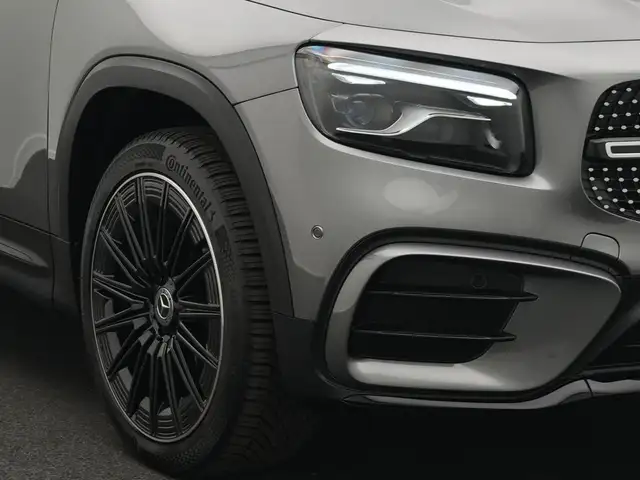 Mercedes-Benz GLB Class view 9