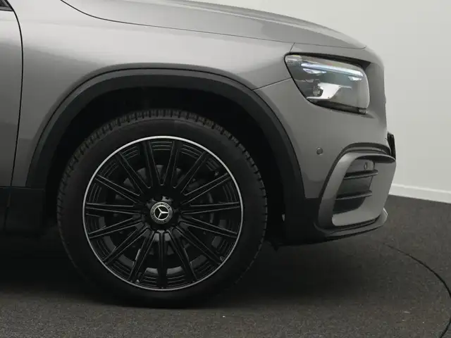 Mercedes-Benz GLB Class view 8
