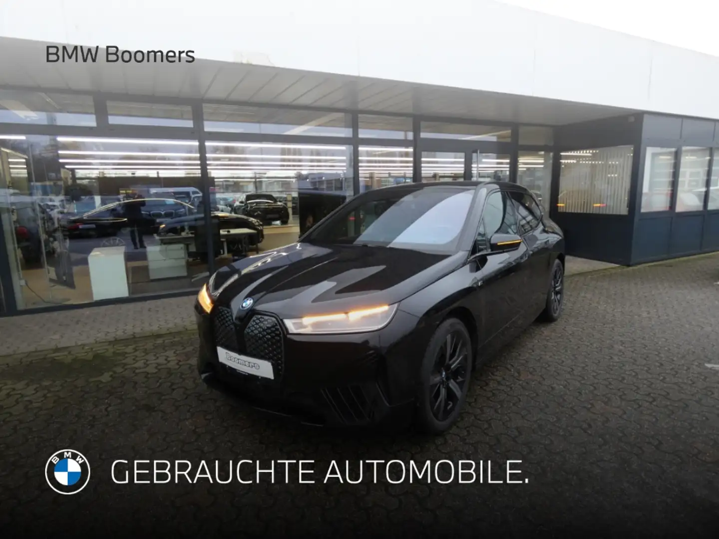 BMW iX M60 AHK PANO Sky Lounge Integral Aktivlenkung Schwarz - 1