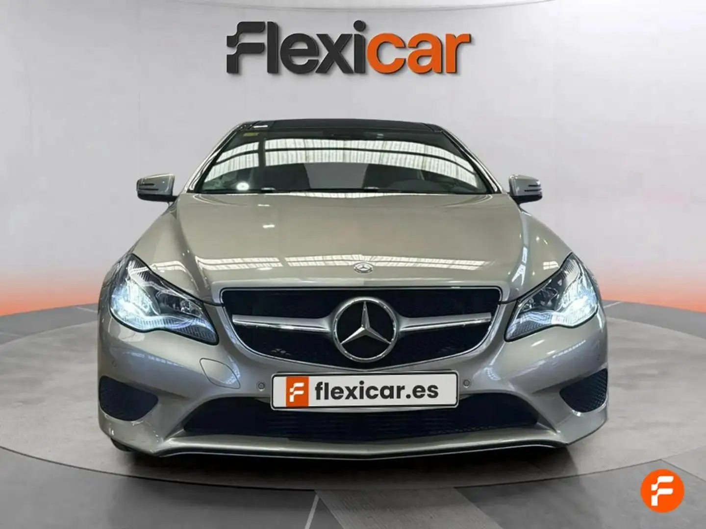 Mercedes-Benz E 250 Coupé Sárga - 2