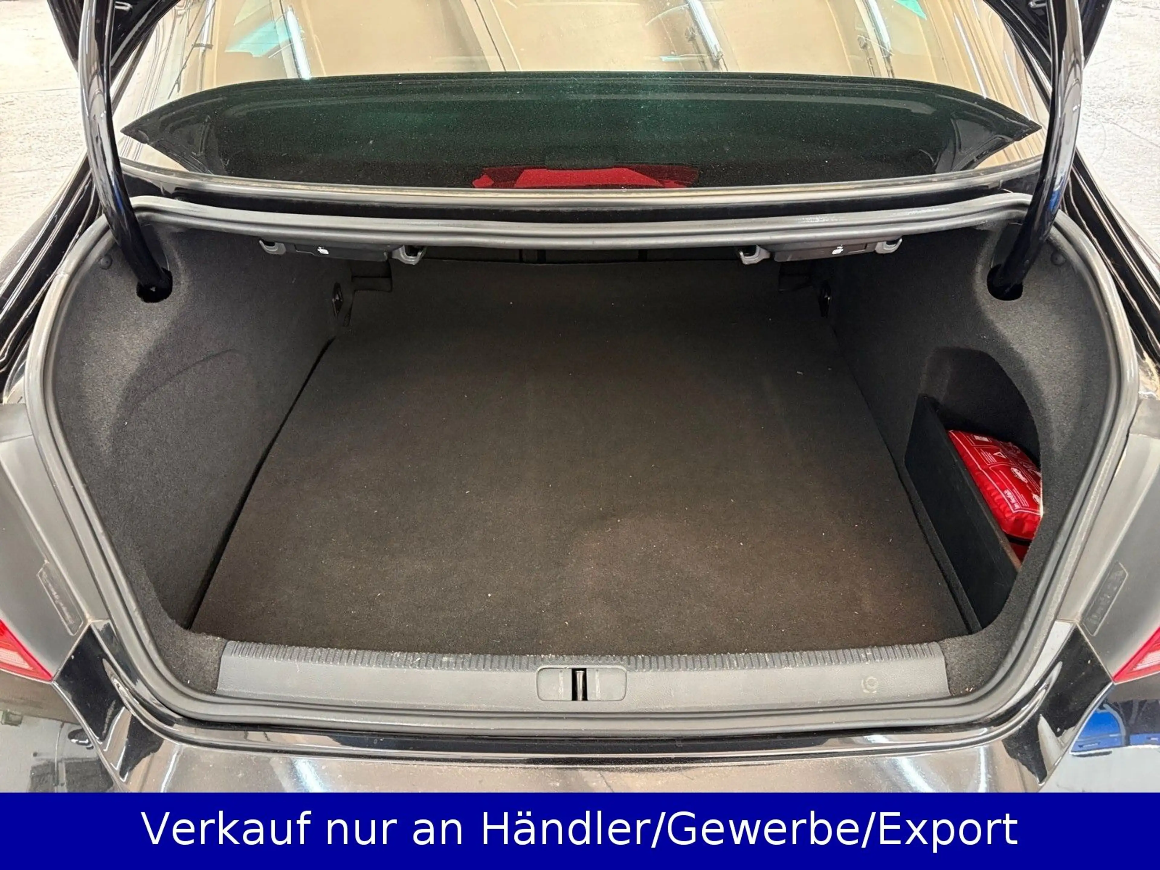 Volkswagen CC 3.6 V6 4x4 Automatik Xenon SHZ Navi PDC — photo 8