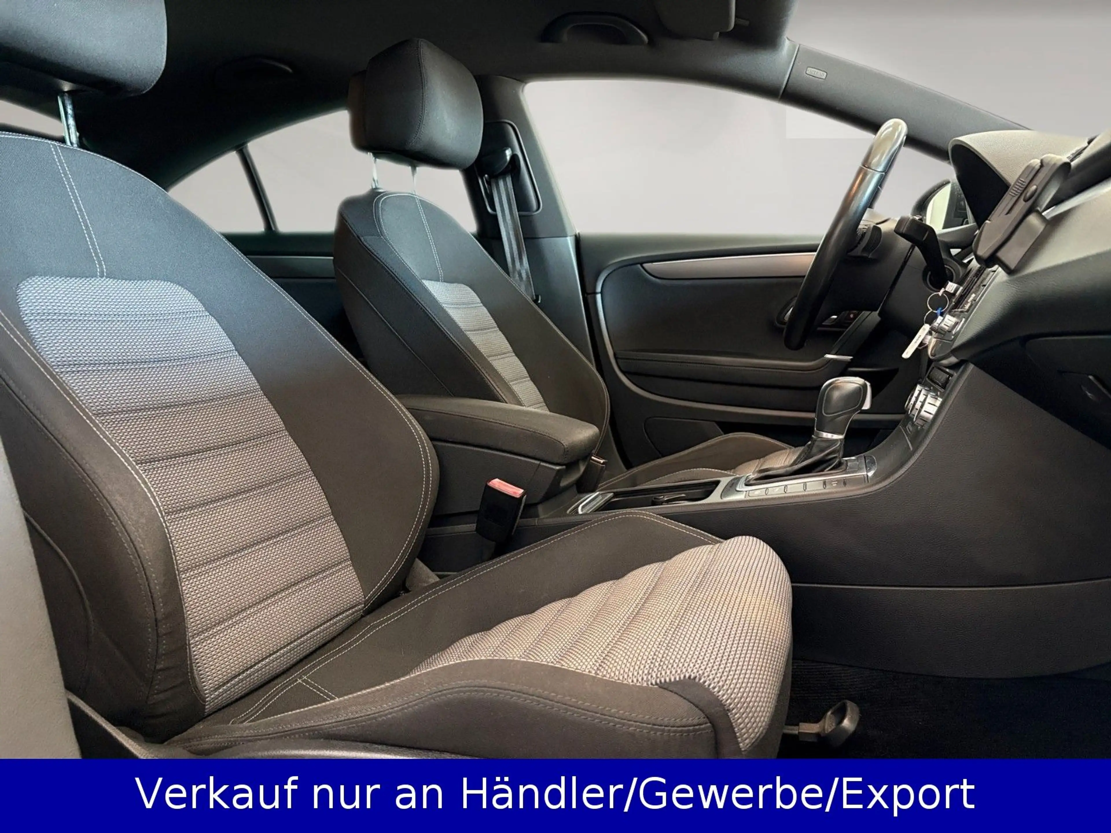 Volkswagen CC 3.6 V6 4x4 Automatik Xenon SHZ Navi PDC — photo 14