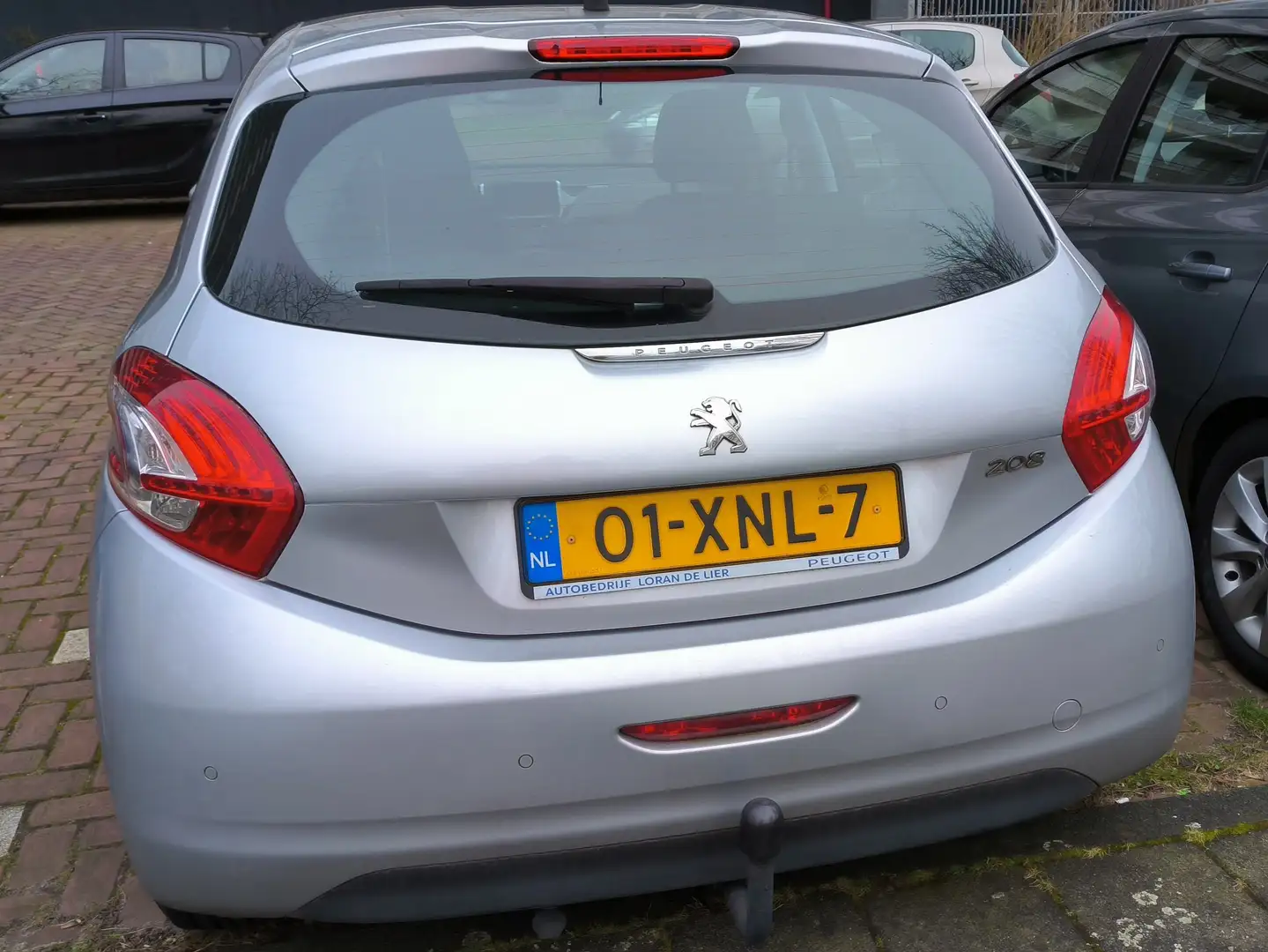 Peugeot 208 1.4 VTi Envy Zilver - 1