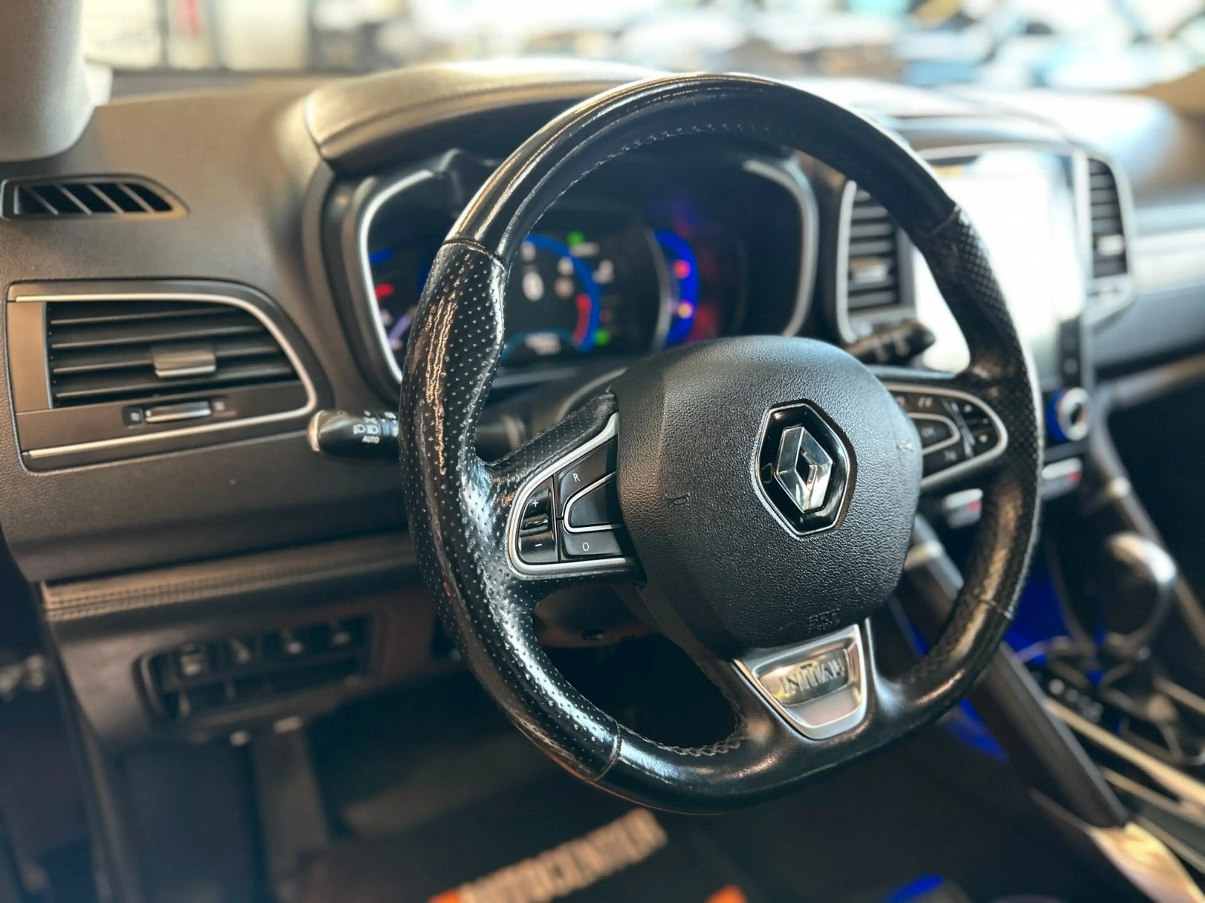 Renault Koleos Initiale Paris 4x4 *LED*Kamera*Pano* — photo 8