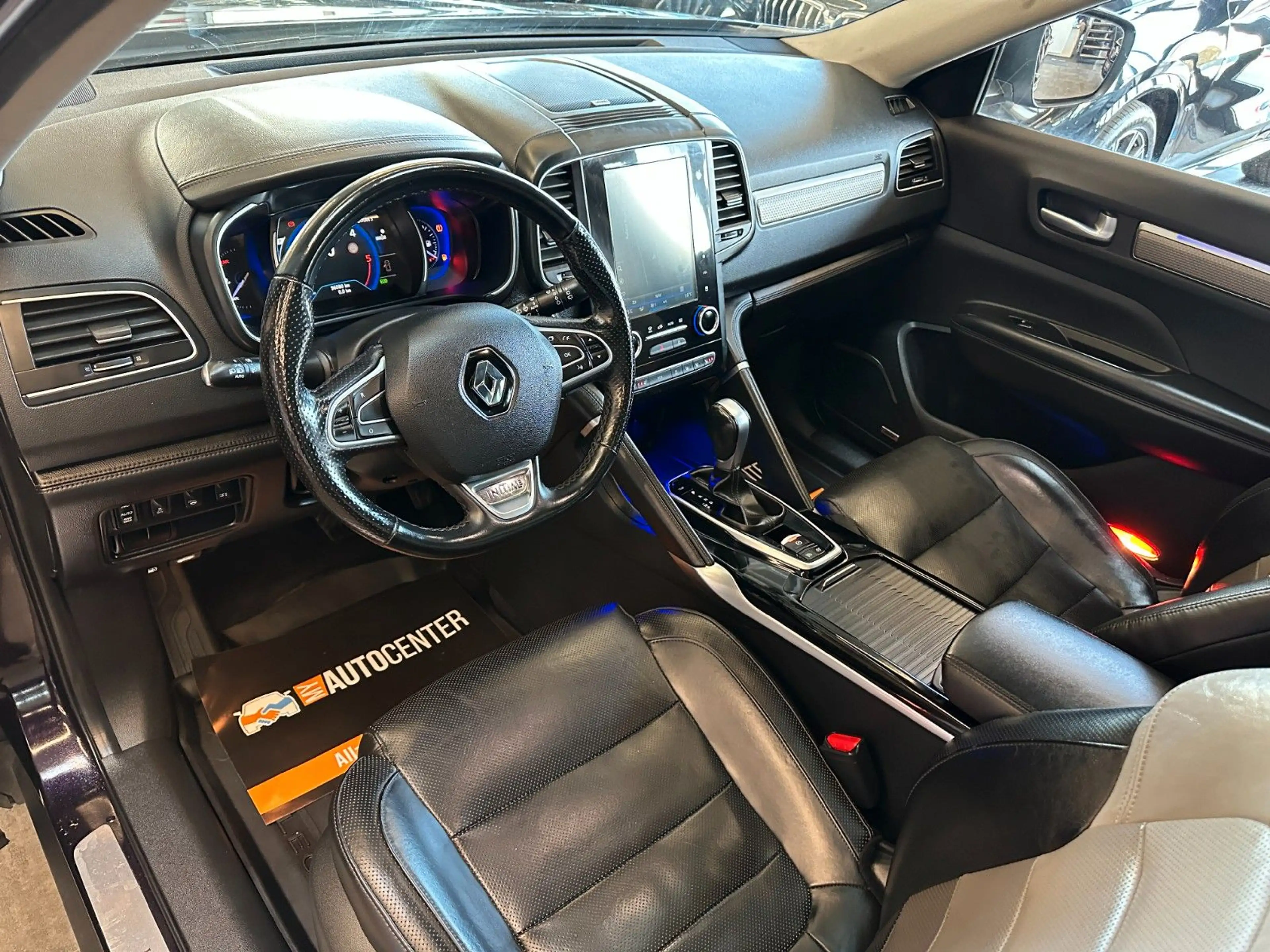 Renault Koleos Initiale Paris 4x4 *LED*Kamera*Pano* — photo 9