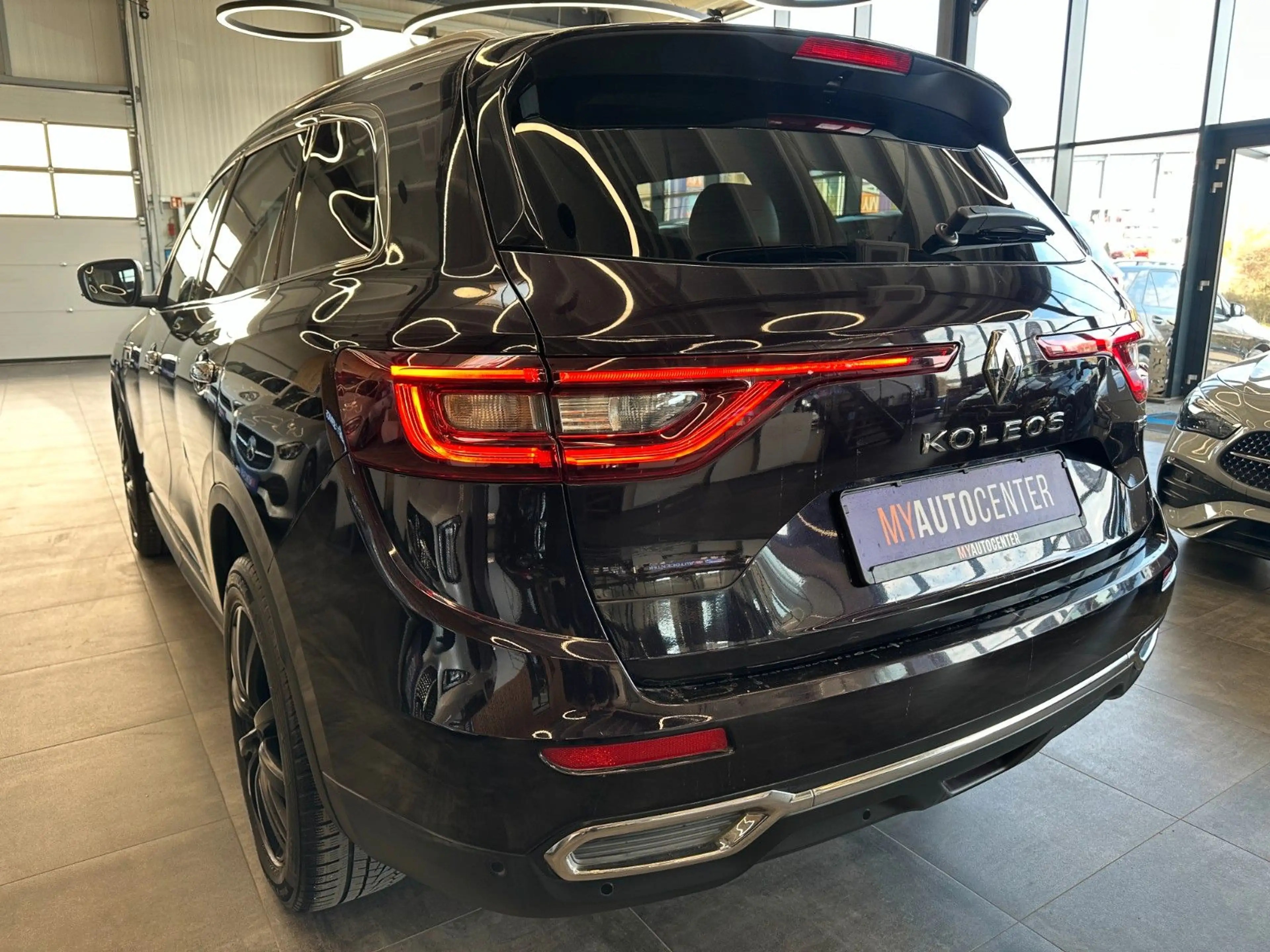 Renault Koleos Initiale Paris 4x4 *LED*Kamera*Pano* — photo 5
