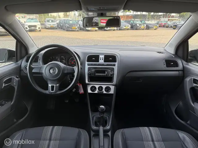 Volkswagen Polo view 2