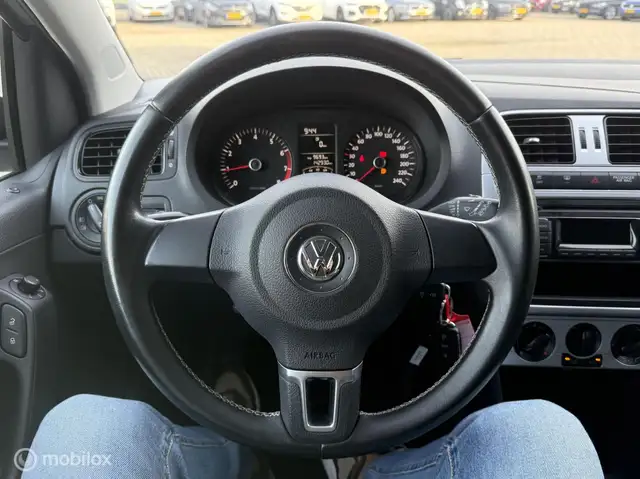 Volkswagen Polo view 12