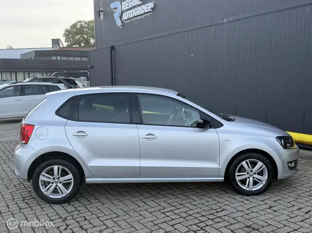 Volkswagen Polo view 9