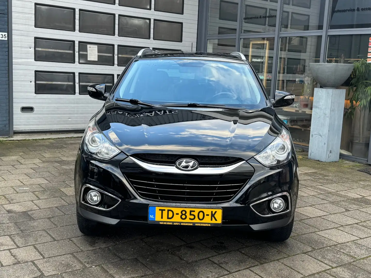 Hyundai iX35 1.6i GDI Active | Clima | Camera | Navi | Leer Zwart - 2