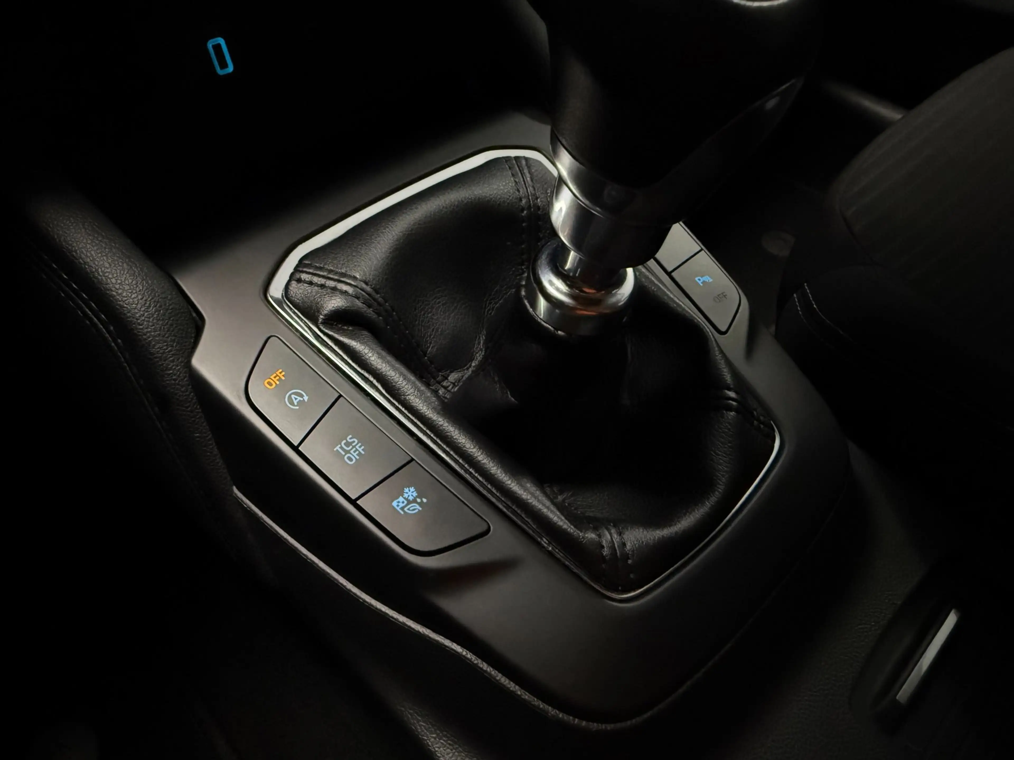Ford Focus 1.0 EcoBoost ST Line Business|PDC|KEYLESS|CRUISE|S — photo 14