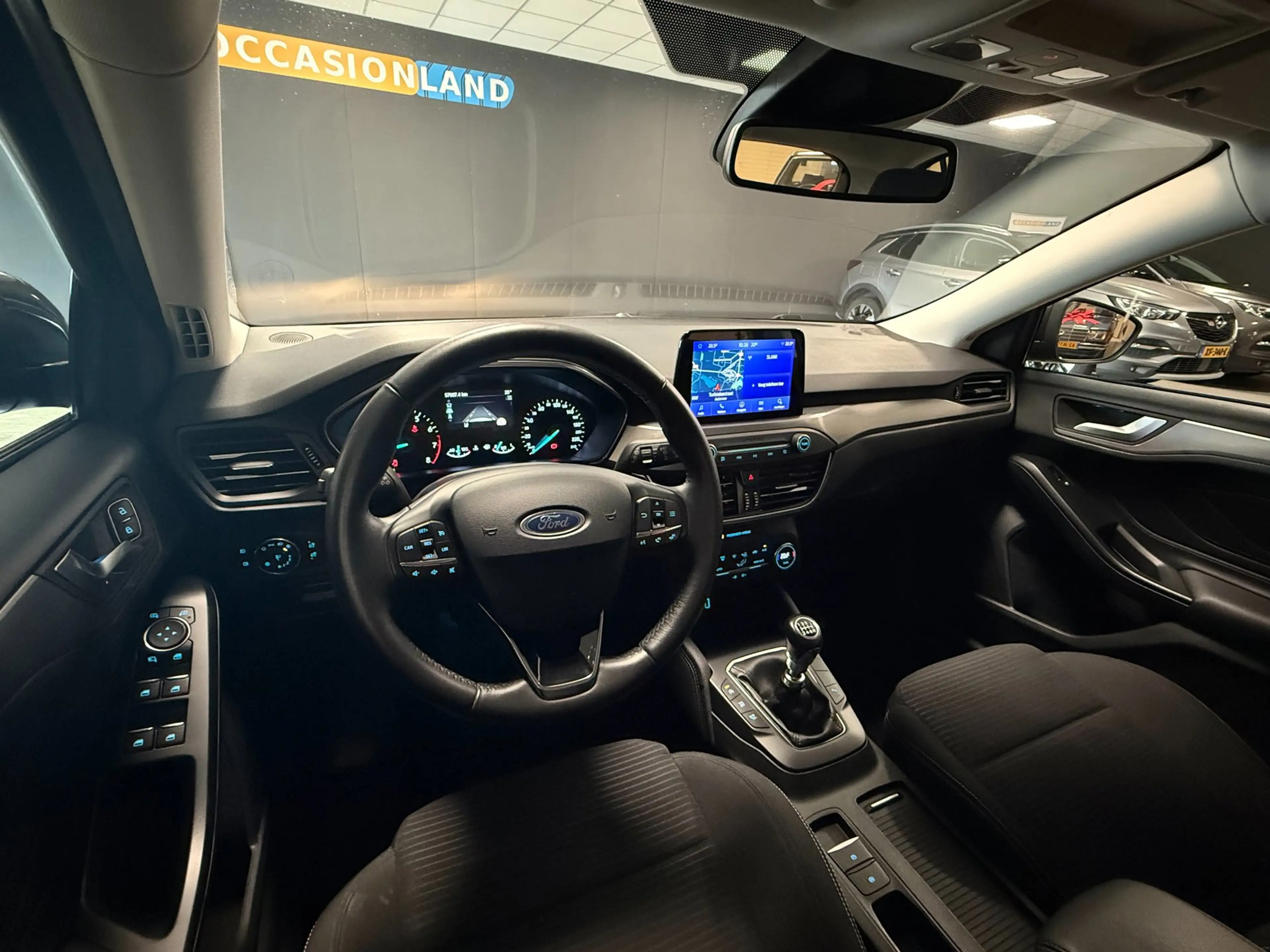 Ford Focus 1.0 EcoBoost ST Line Business|PDC|KEYLESS|CRUISE|S — photo 9