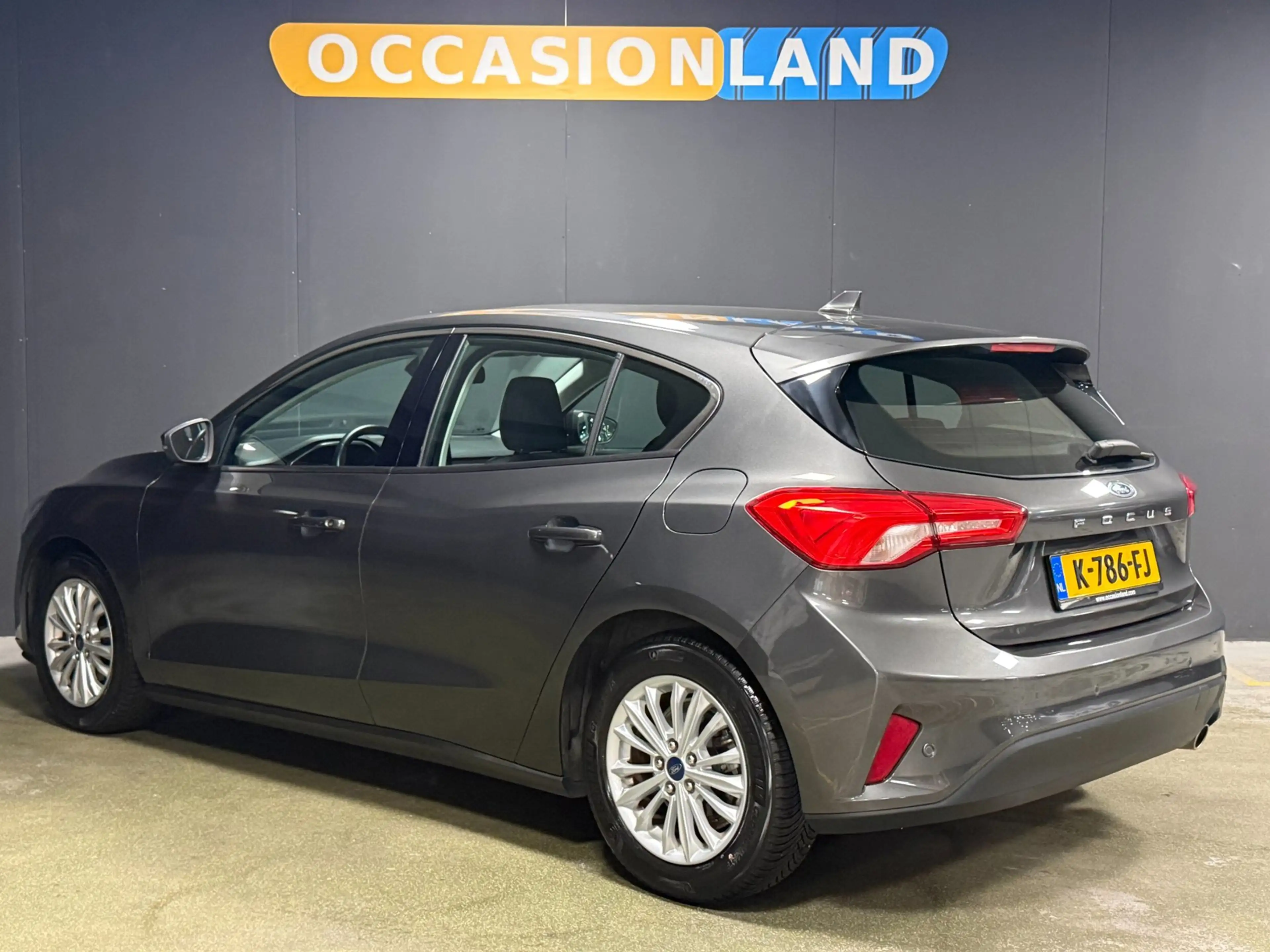 Ford Focus 1.0 EcoBoost ST Line Business|PDC|KEYLESS|CRUISE|S — photo 3