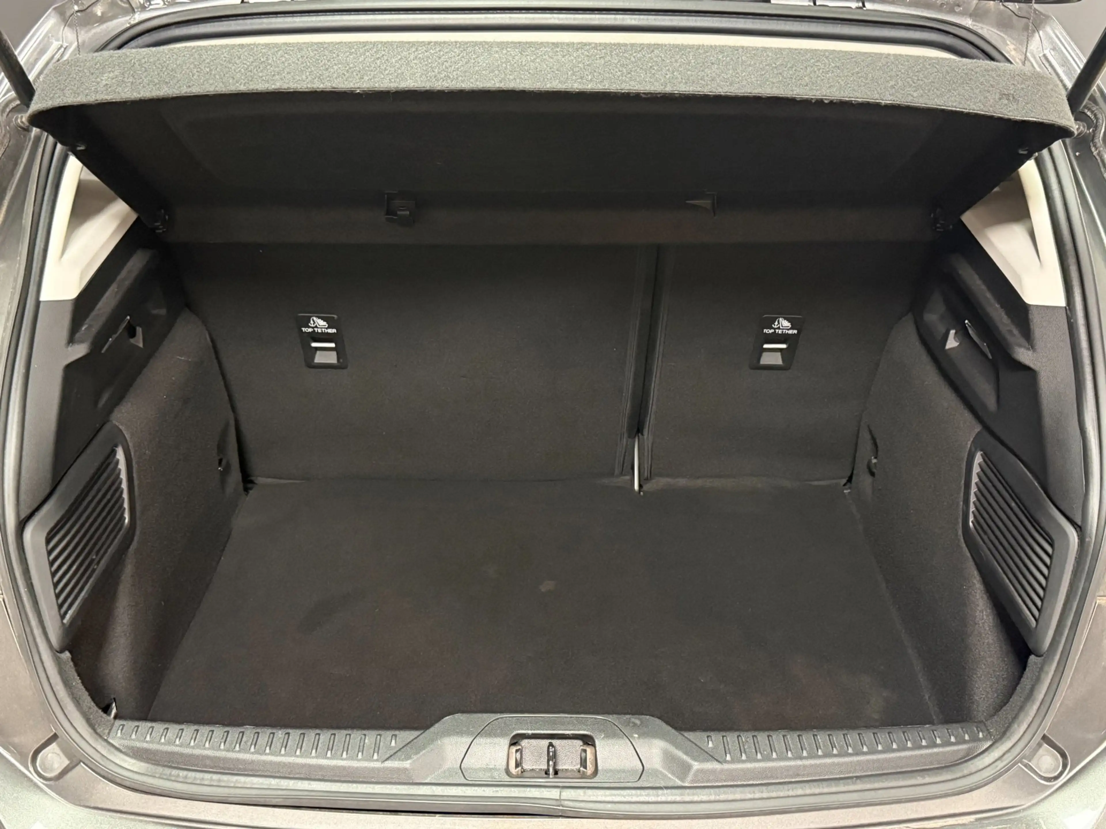 Ford Focus 1.0 EcoBoost ST Line Business|PDC|KEYLESS|CRUISE|S — photo 8