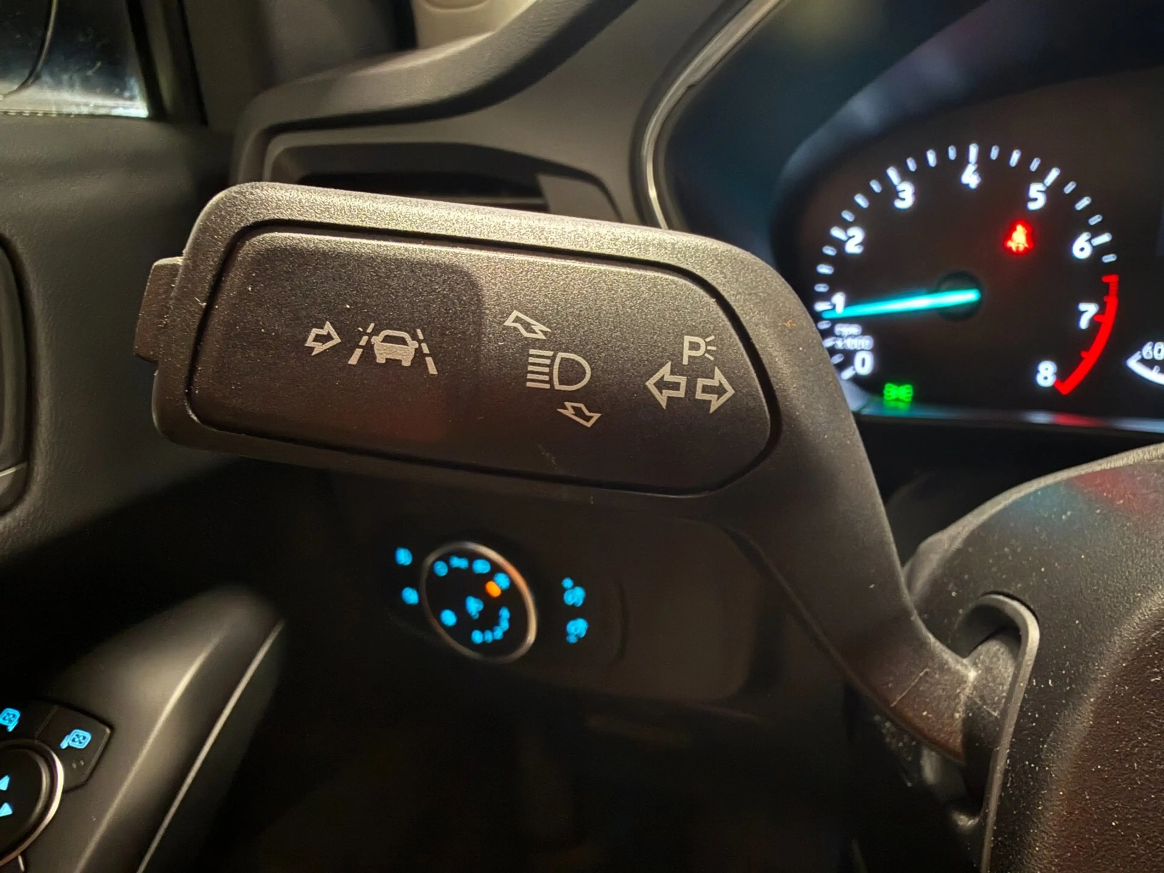 Ford Focus 1.0 EcoBoost ST Line Business|PDC|KEYLESS|CRUISE|S — photo 22