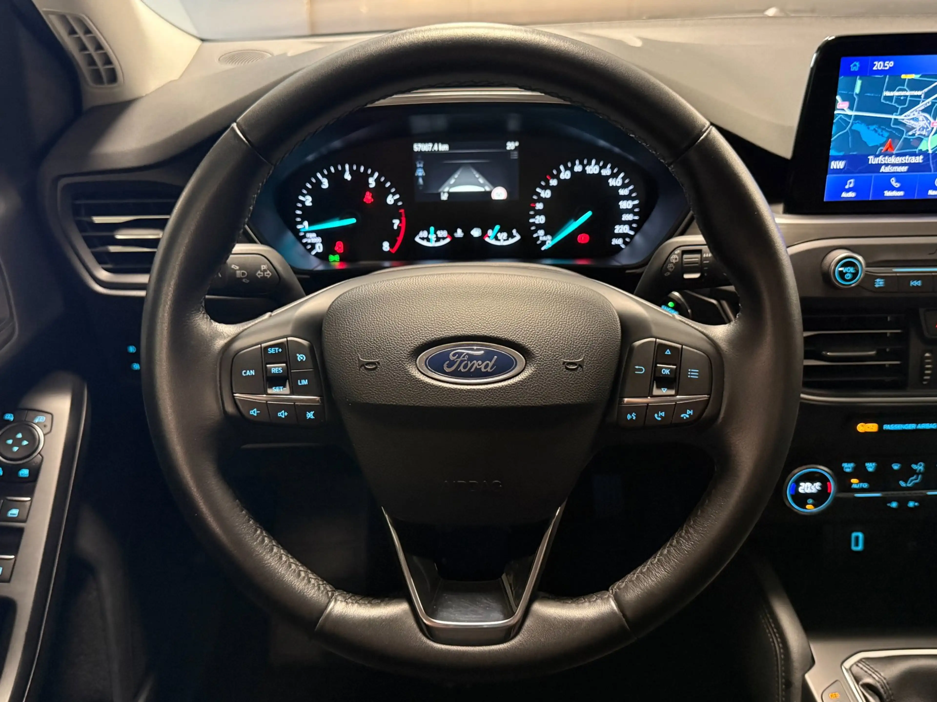 Ford Focus 1.0 EcoBoost ST Line Business|PDC|KEYLESS|CRUISE|S — photo 11