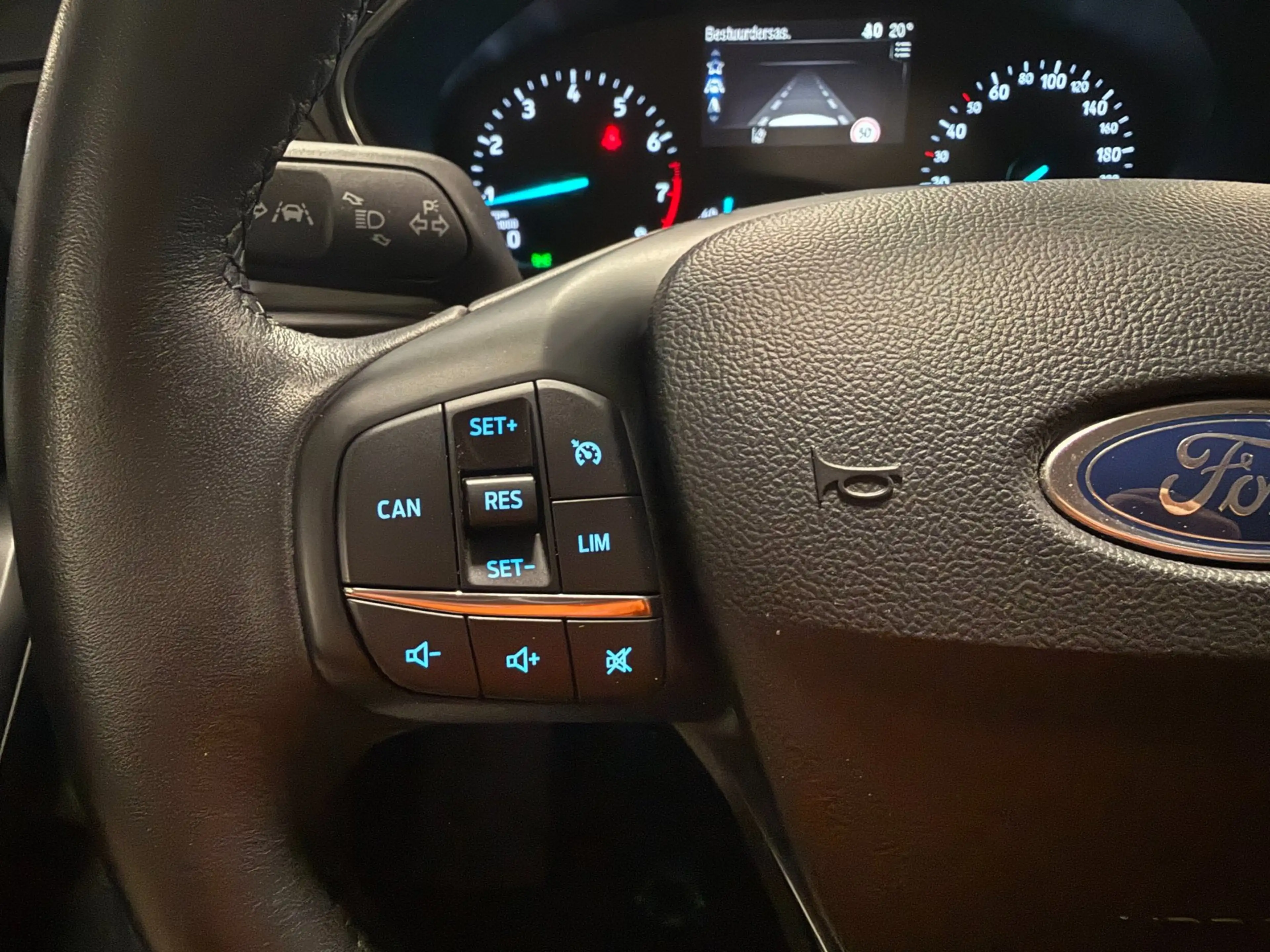 Ford Focus 1.0 EcoBoost ST Line Business|PDC|KEYLESS|CRUISE|S — photo 16