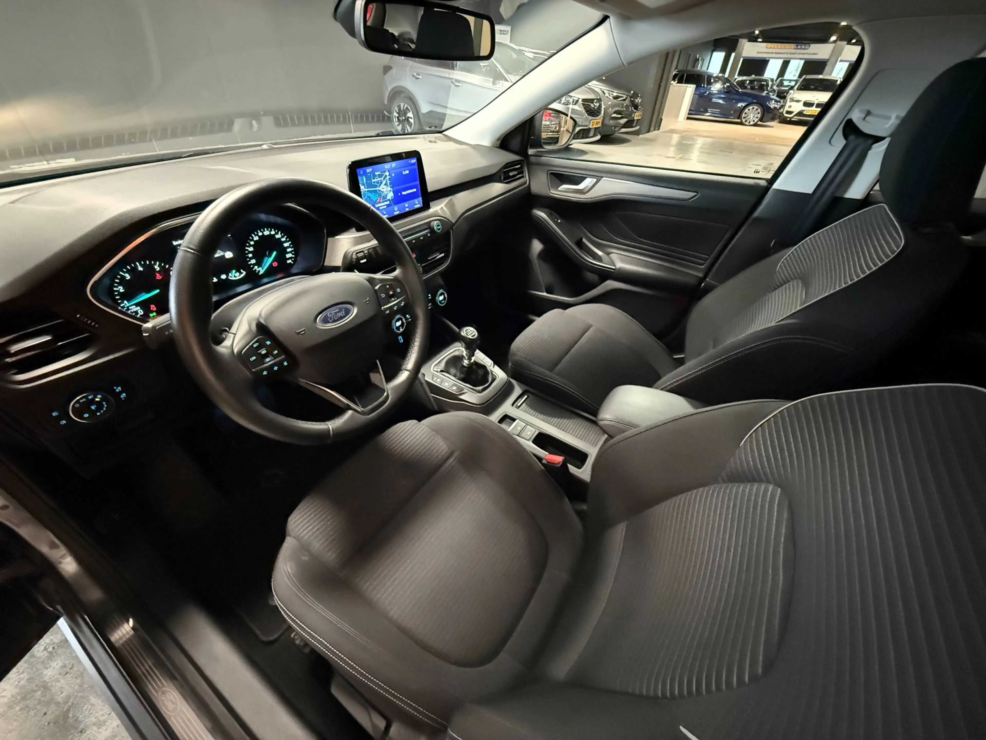 Ford Focus 1.0 EcoBoost ST Line Business|PDC|KEYLESS|CRUISE|S — photo 19