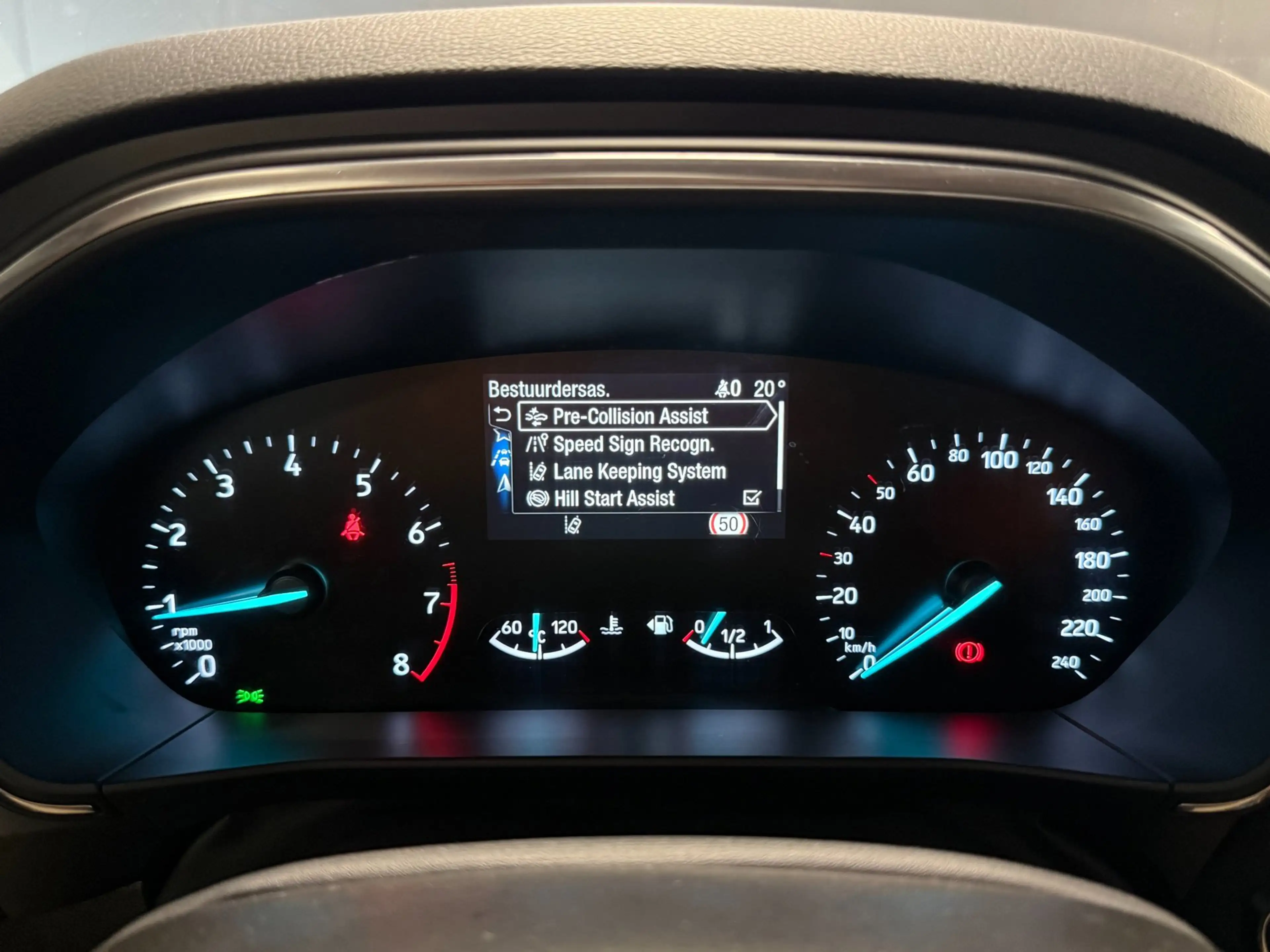 Ford Focus 1.0 EcoBoost ST Line Business|PDC|KEYLESS|CRUISE|S — photo 29