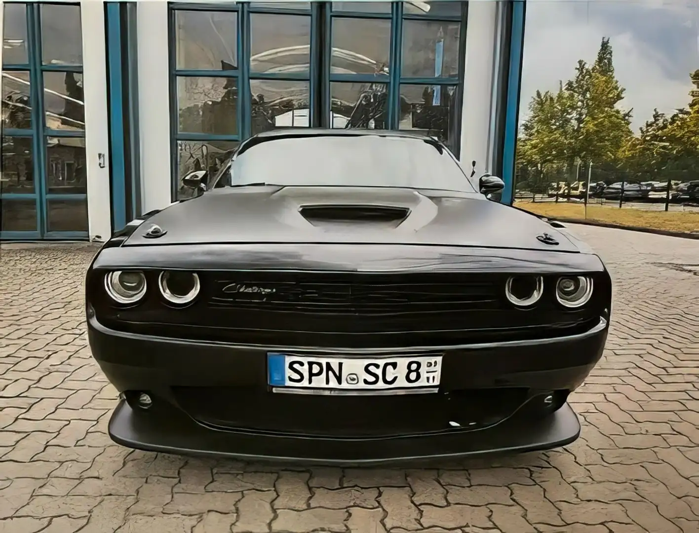 Dodge Challenger Schwarz - 2