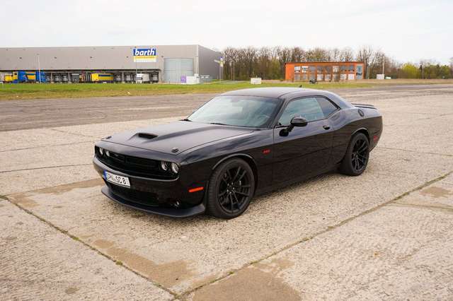 Imagine Dodge Challenger