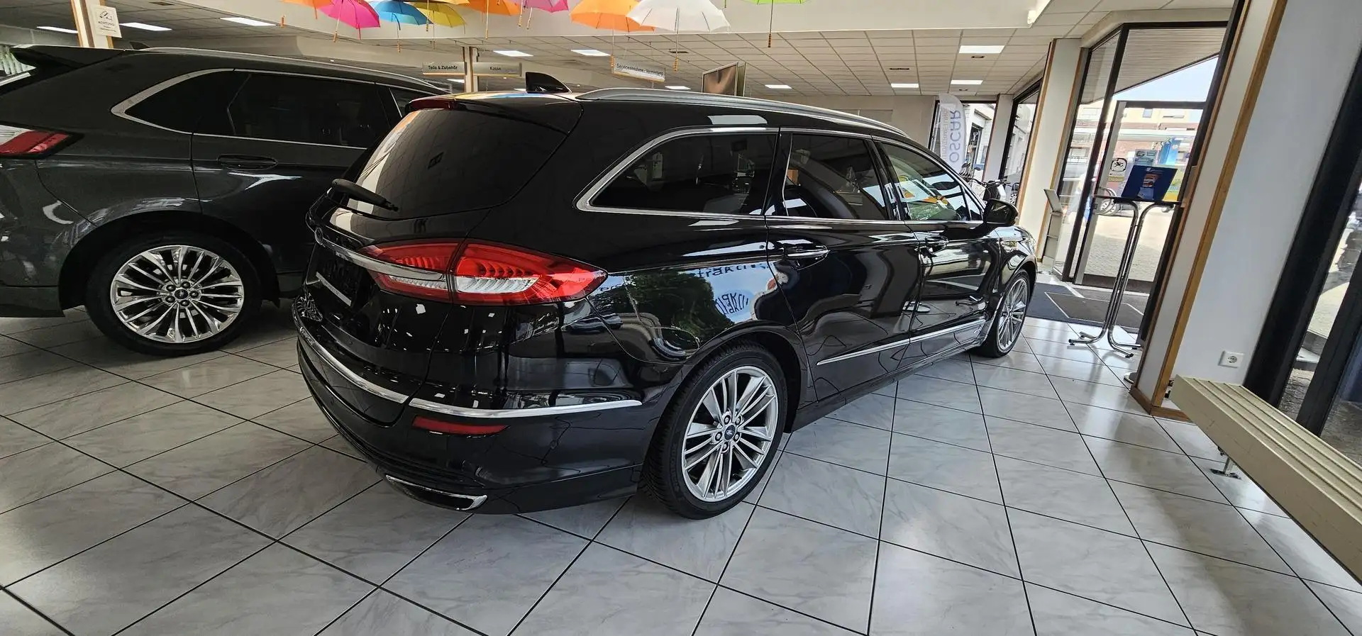 Ford Mondeo 2.0 EcoBlue Allrad Aut. VIGNALE ACC Camera 140 kW Schwarz - 2