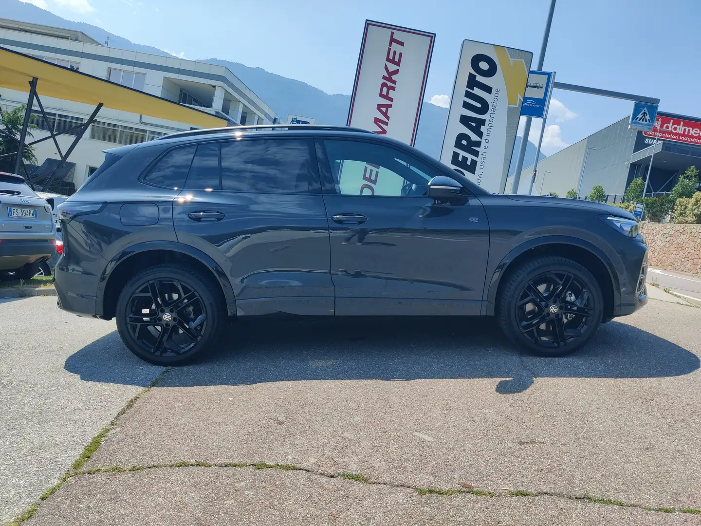 Volkswagen Tiguan 2.0 tdi R-Line Plus 4motion 193cv dsg Gris - 1
