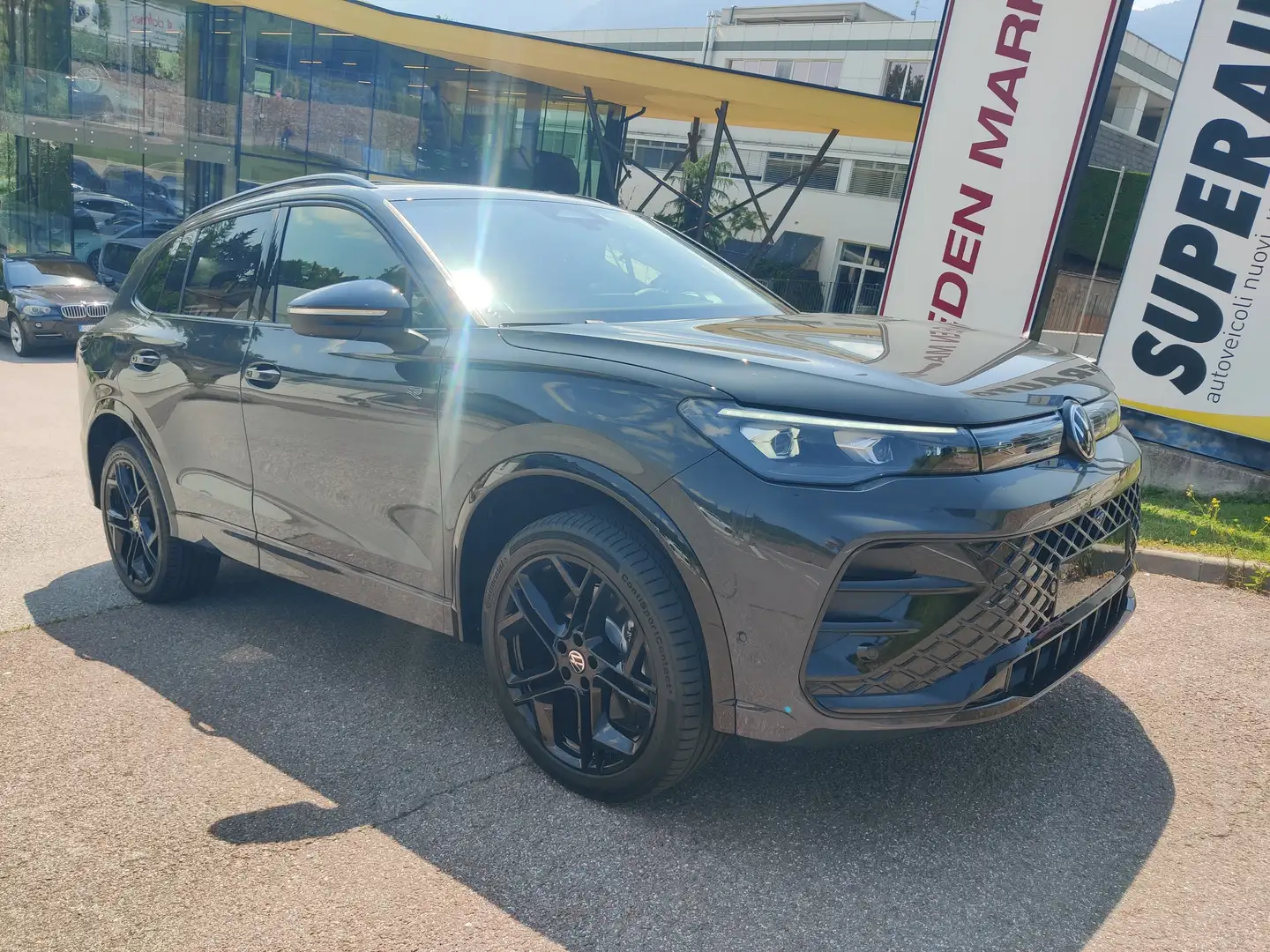 Volkswagen Tiguan 2.0 tdi R-Line Plus 4motion 193cv dsg Gris - 2