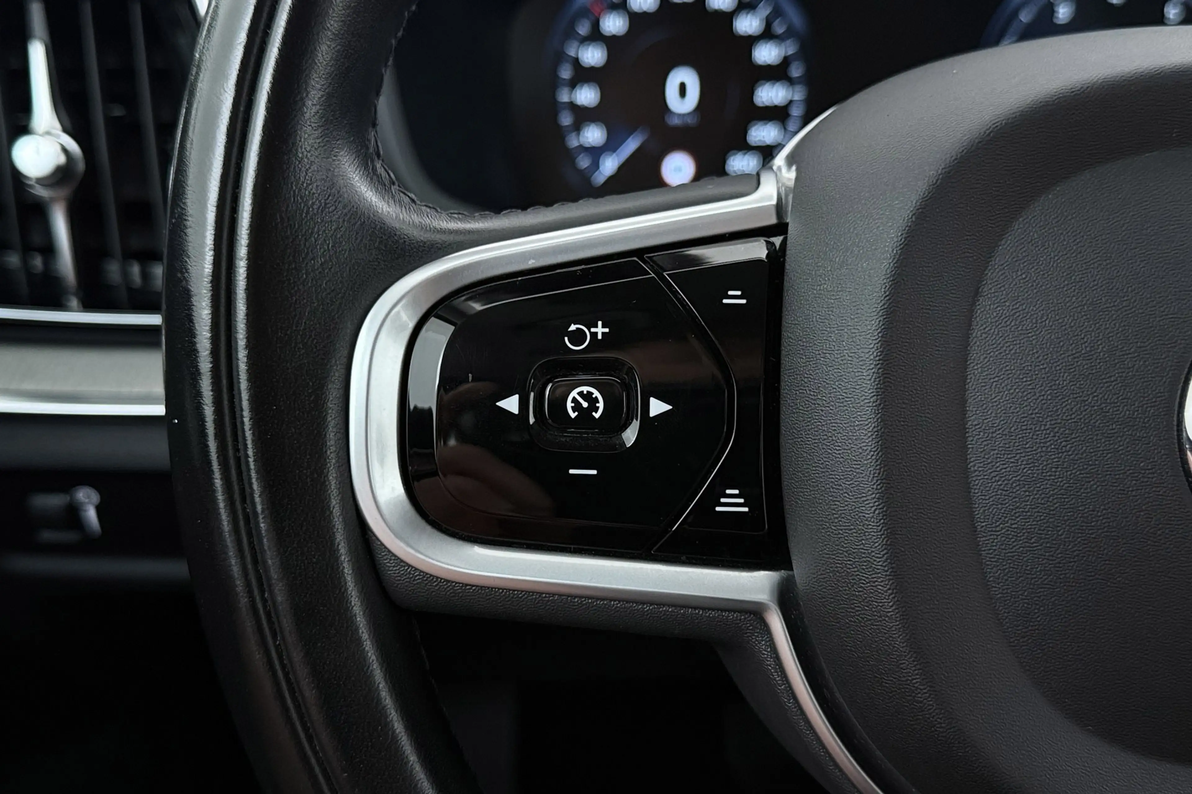 Volvo V60 2.0 B4 Inscription | Trekhaak | Org NL | Comfortst — photo 35